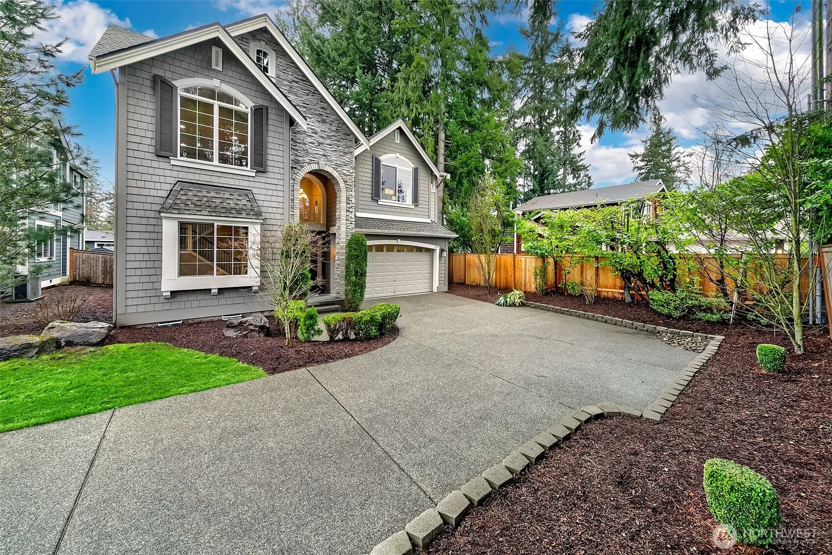 Property photo for 7809 Ne 126th Ave, Kirkland photo 3