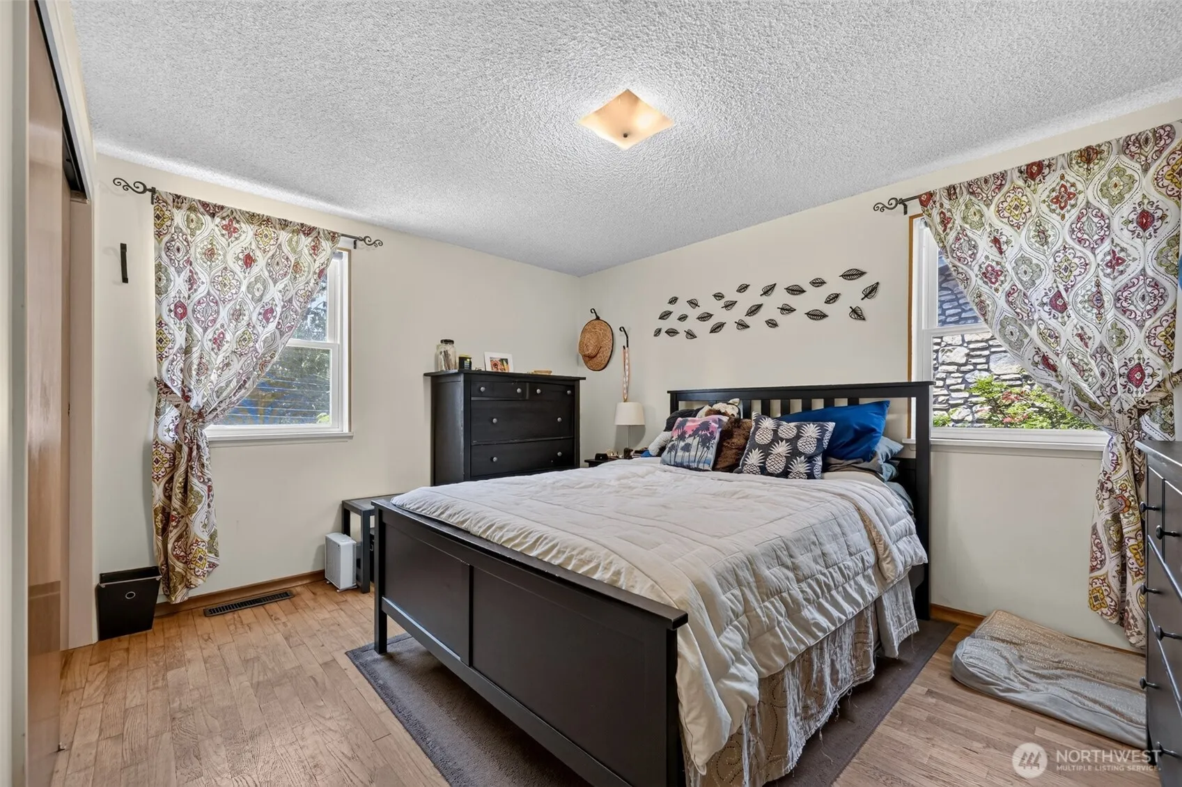 Property photo for 9219 26th Avenue Sw, Seattle photo 5