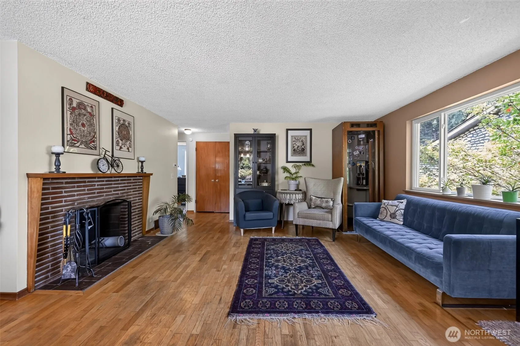 Property photo for 9219 26th Avenue Sw, Seattle photo 3