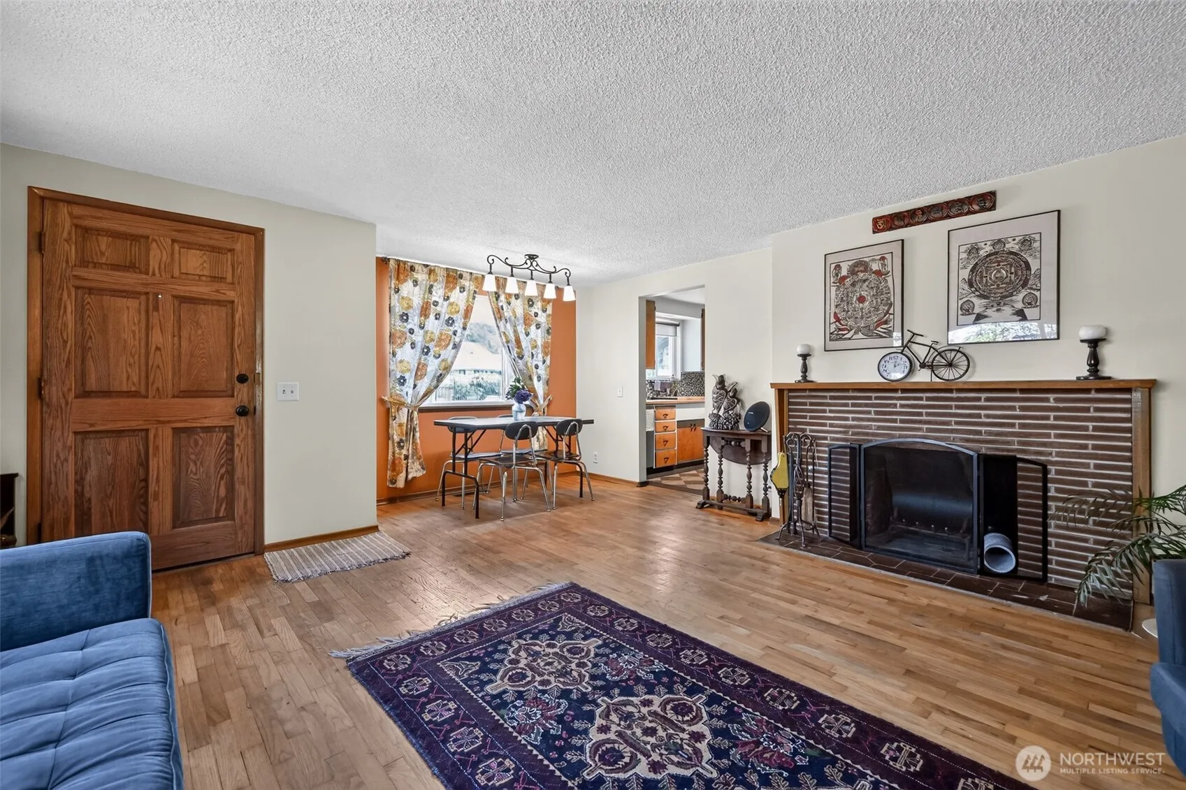Property photo for 9219 26th Avenue Sw, Seattle photo 4