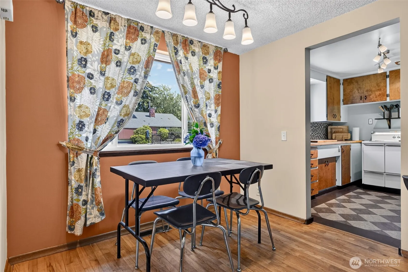 Property photo for 9219 26th Avenue Sw, Seattle photo 5