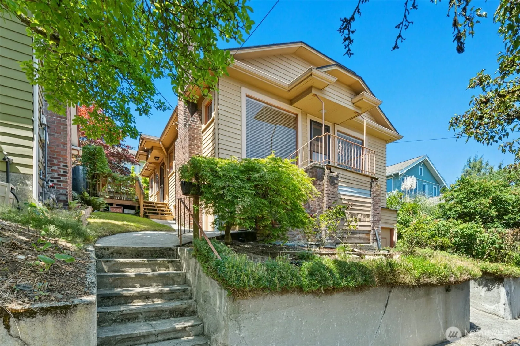 Property photo for 6505 Dayton Avenue N, Seattle photo 2