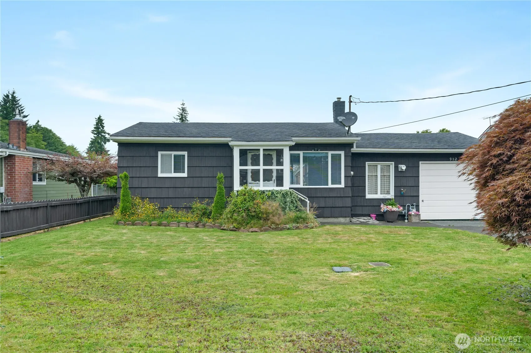 Property photo for 912 & 908 3rd Street, Hoquiam photo 2