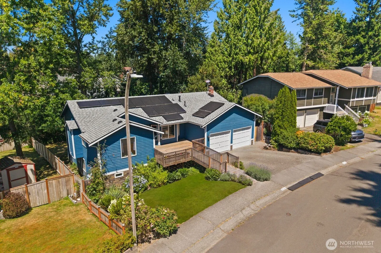 Property photo for 8618 Ne 143rd Street, Kirkland photo 2