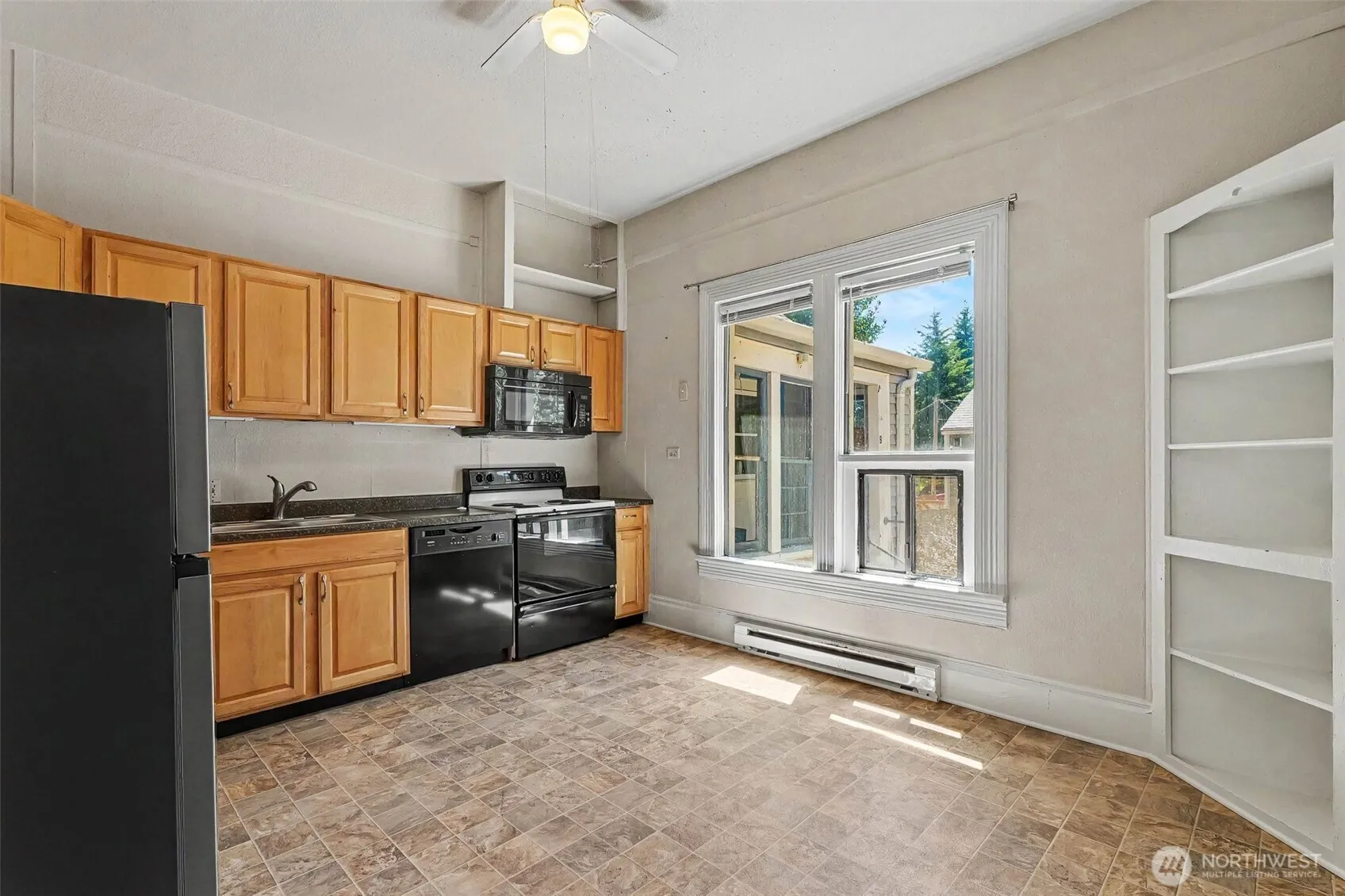 Property photo for 140 S Cambrian Avenue, Bremerton photo 5
