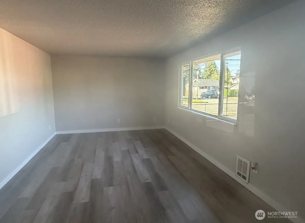 Property photo for 404 S Division Lane, Tacoma photo 3
