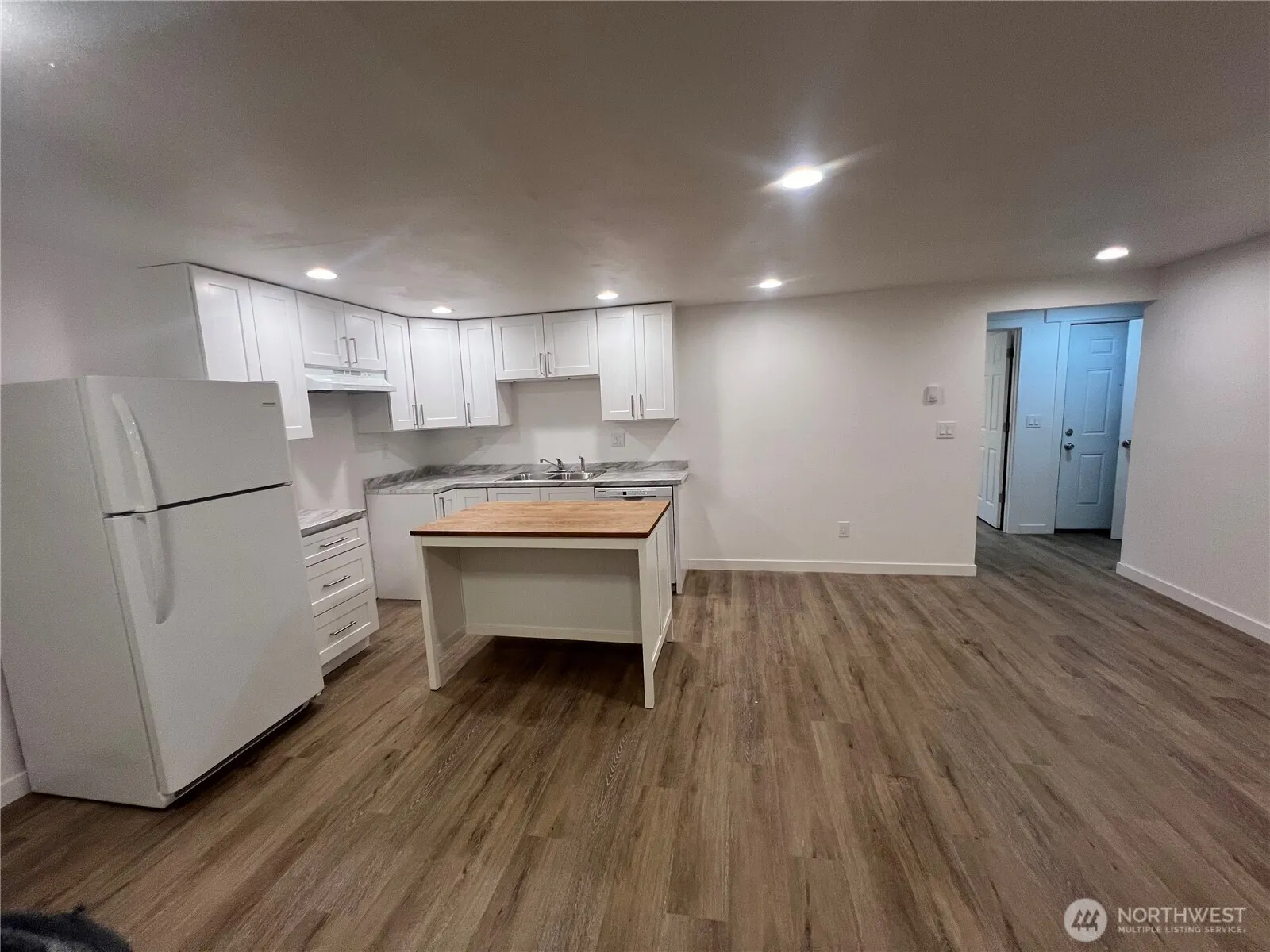Property photo for 10443 17th Avenue Sw, Seattle photo 5