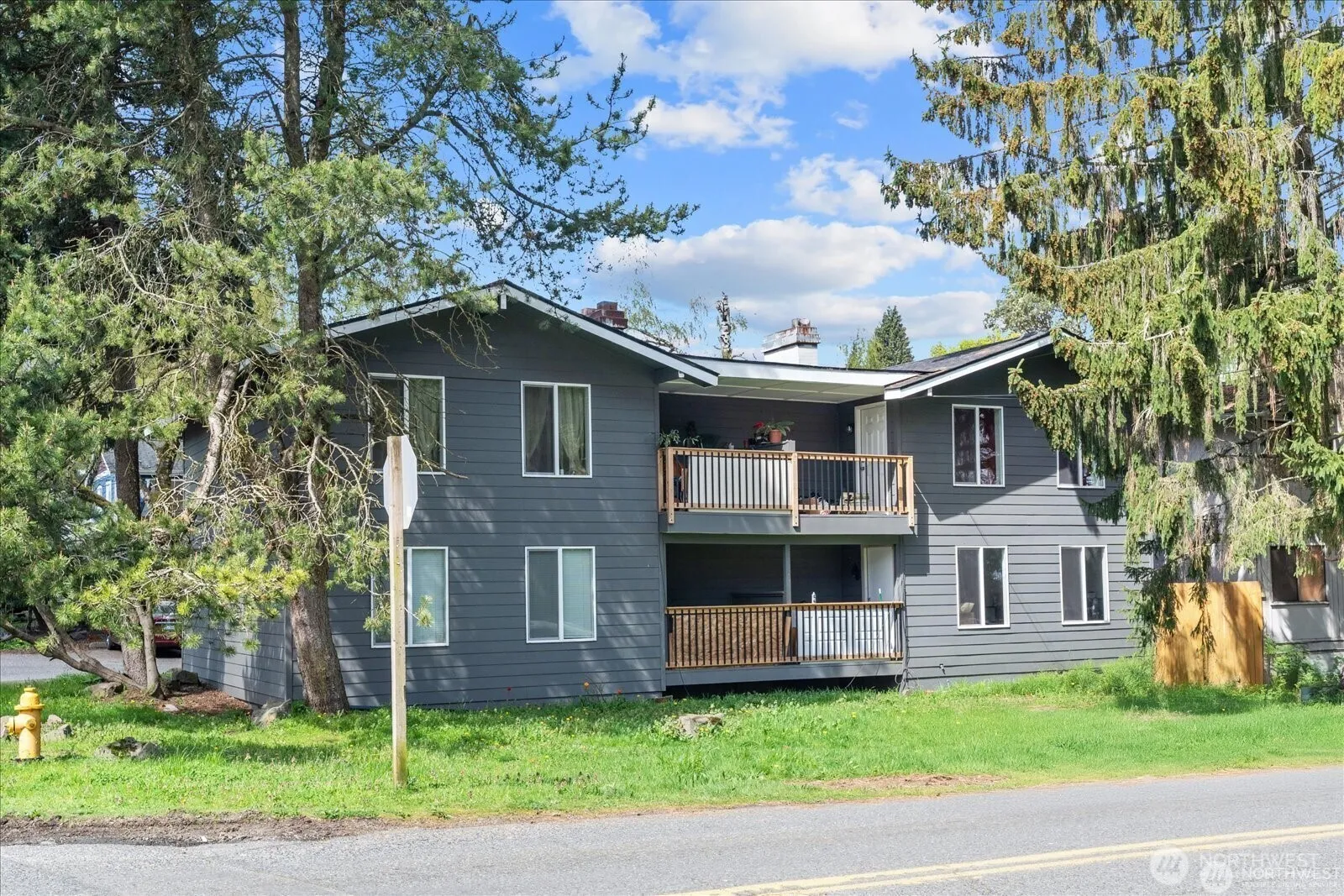 Property photo for 10443 17th Avenue Sw, Seattle