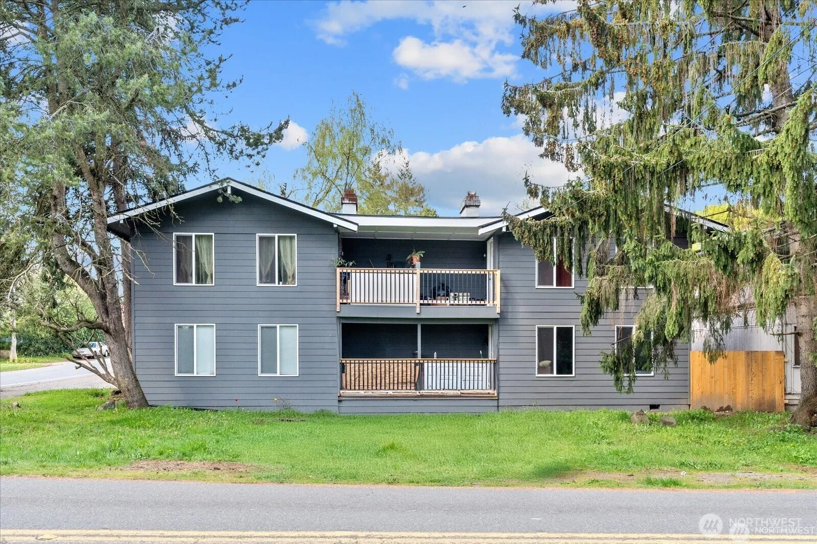 Property photo for 10443 17th Avenue Sw, Seattle photo 2
