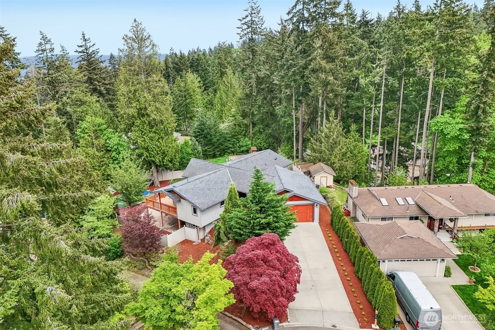 Property photo for 15831 Se 43rd Place, Bellevue photo 2