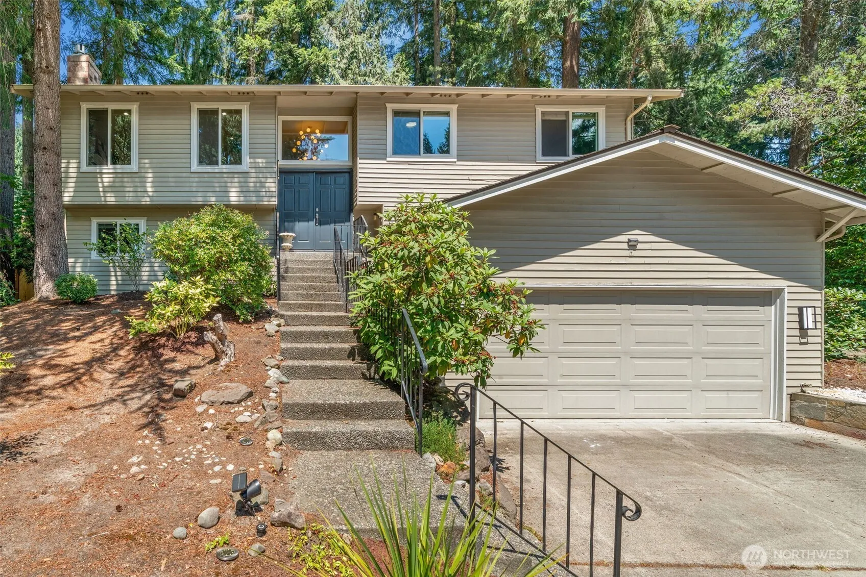 Property photo for 10614 Ne 149th St, Bothell photo 2
