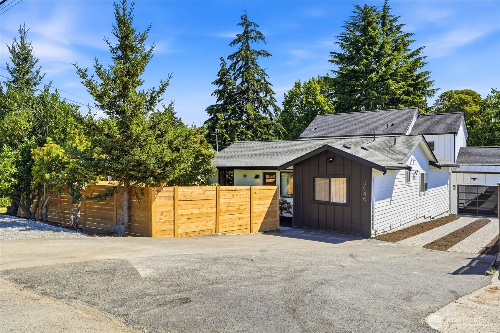 Property photo for 5946 18th Avenue Sw #1, Seattle photo 2