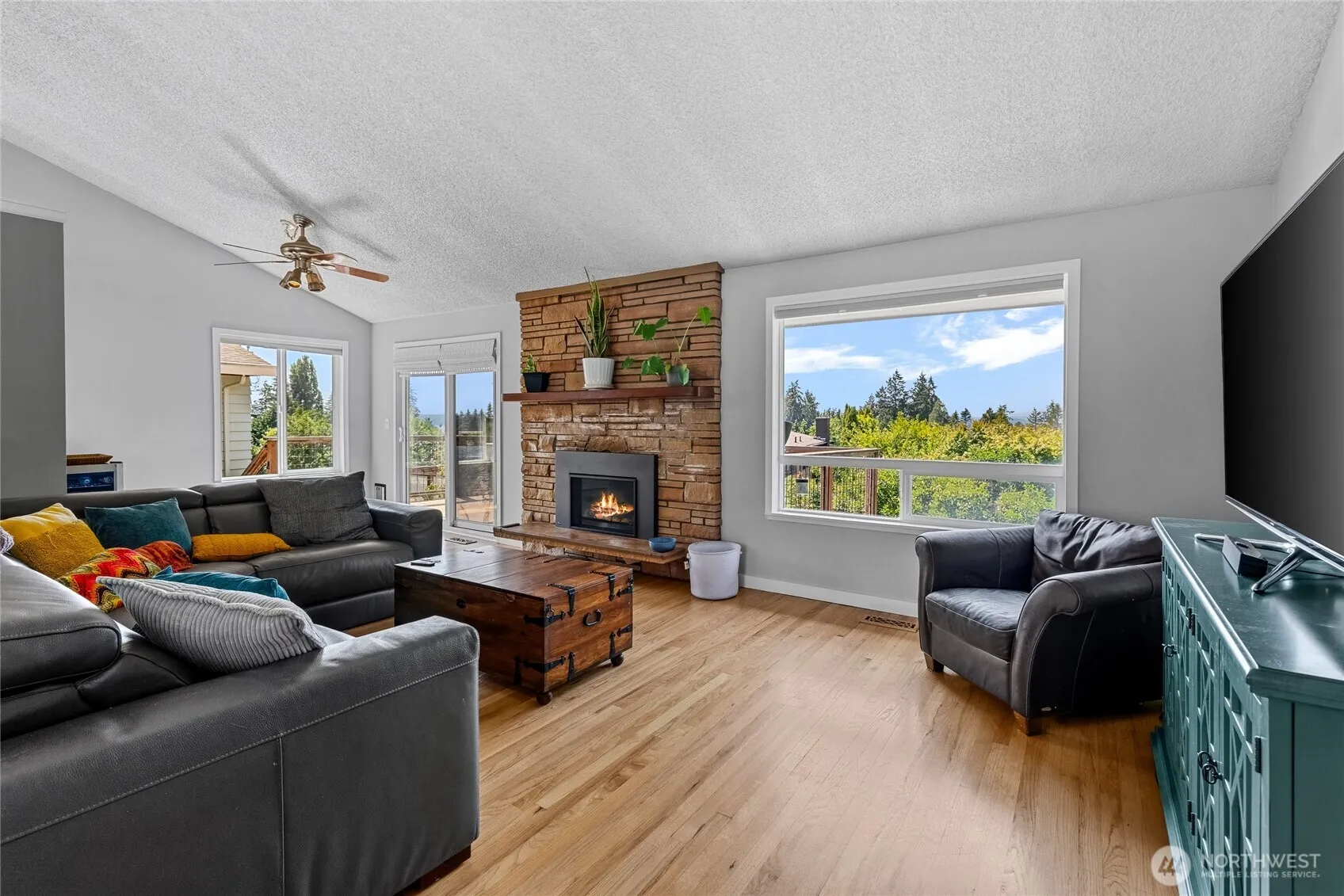Property photo for 11621 19th Avenue Sw, Burien photo 4