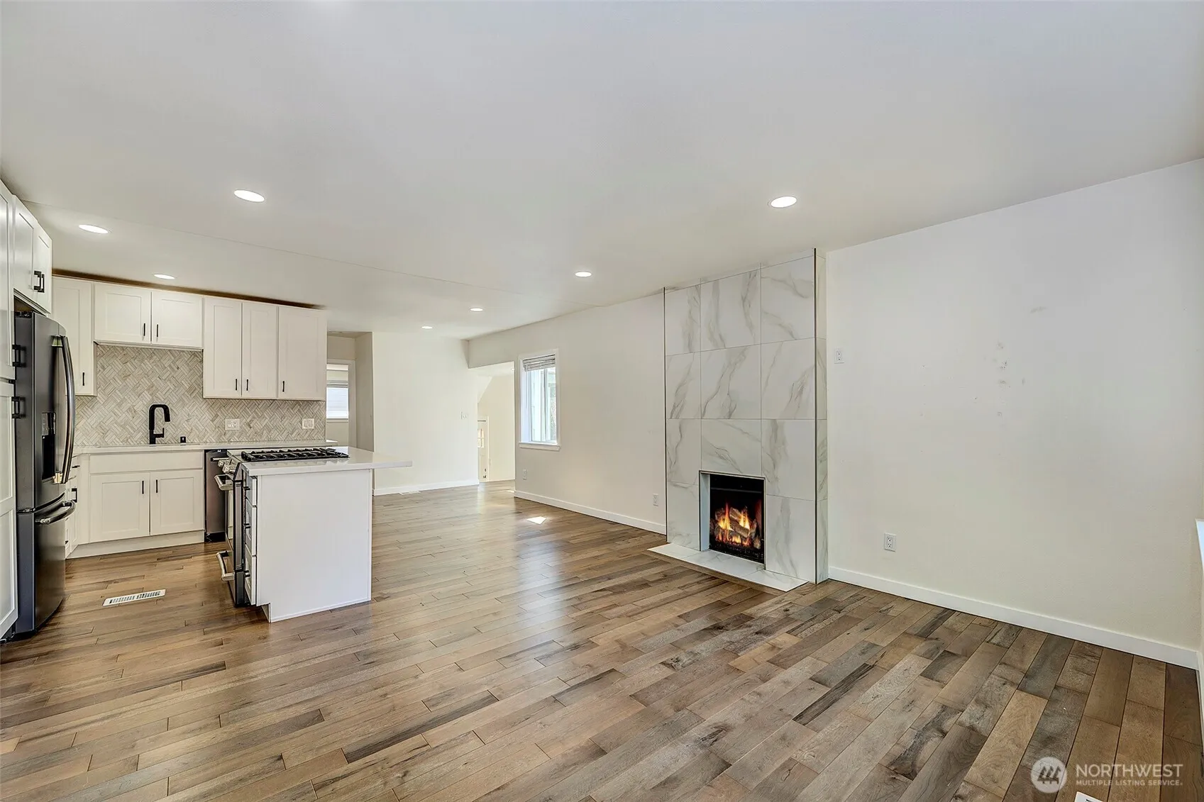 Property photo for 3806 35th Avenue W #unit 1, Seattle photo 4