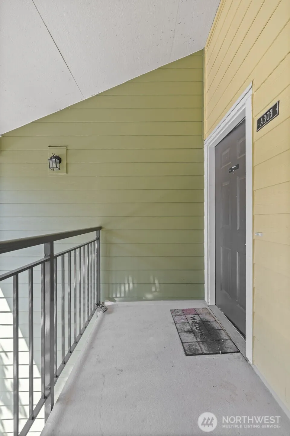 Property photo for 12511 Se 41st Place #a303, Bellevue photo 2