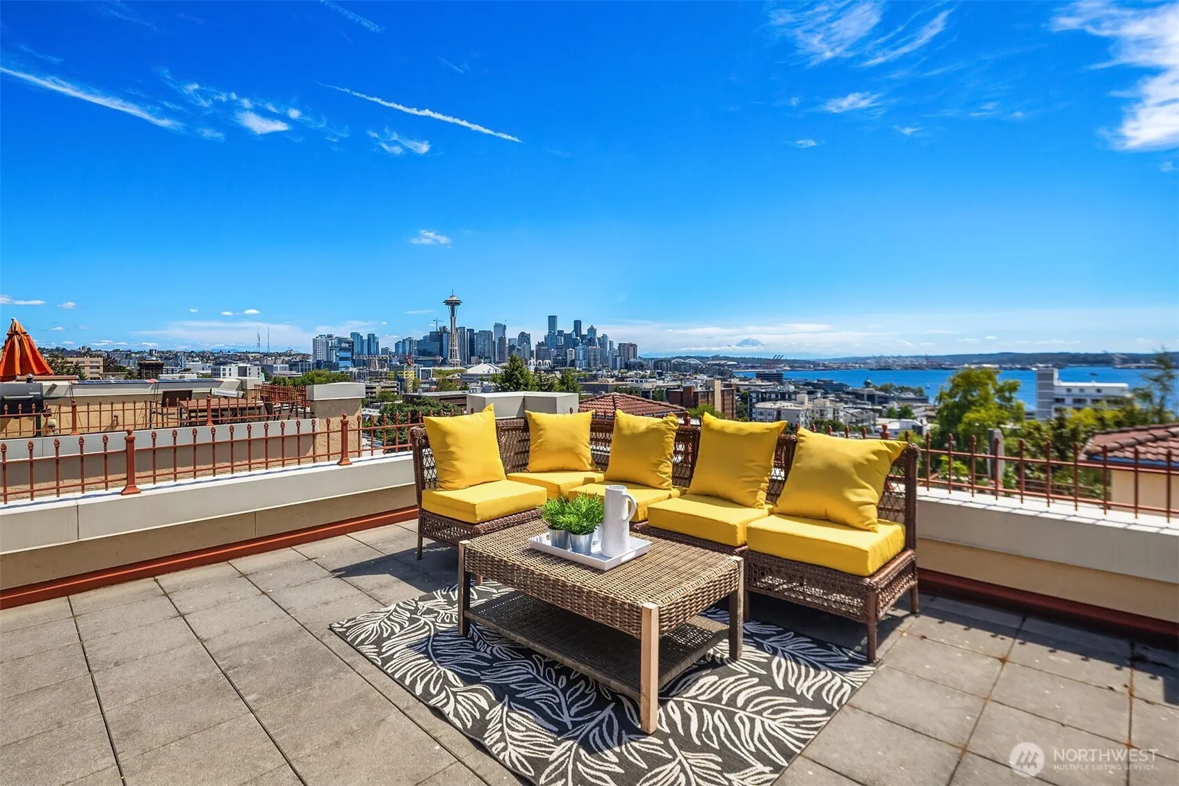 Property photo for 371 W Olympic Place, Seattle photo 2