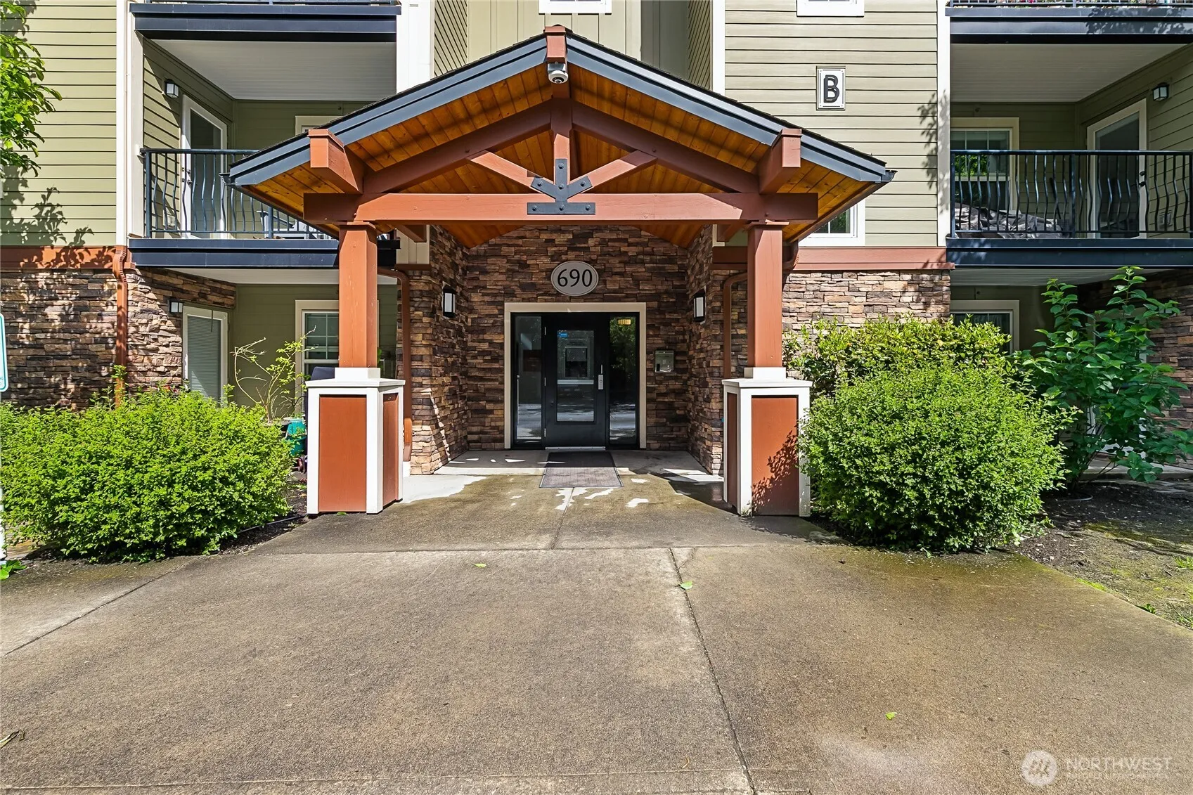 Property photo for 690 32nd Street #b301, Bellingham photo 2