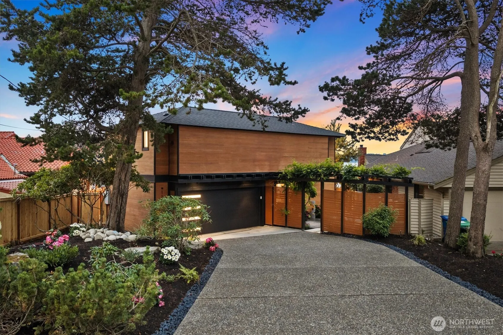 Property photo for 11213 Arroyo Beach Place Sw, Seattle photo 3