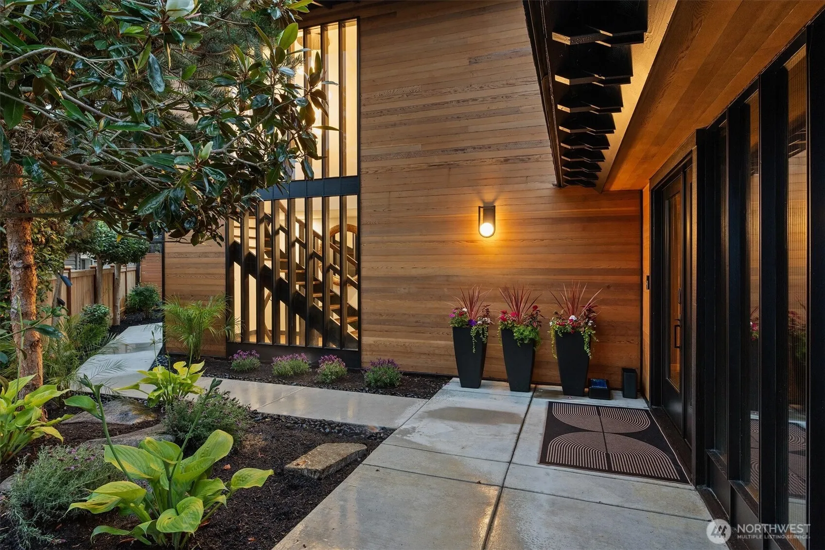 Property photo for 11213 Arroyo Beach Place Sw, Seattle photo 4