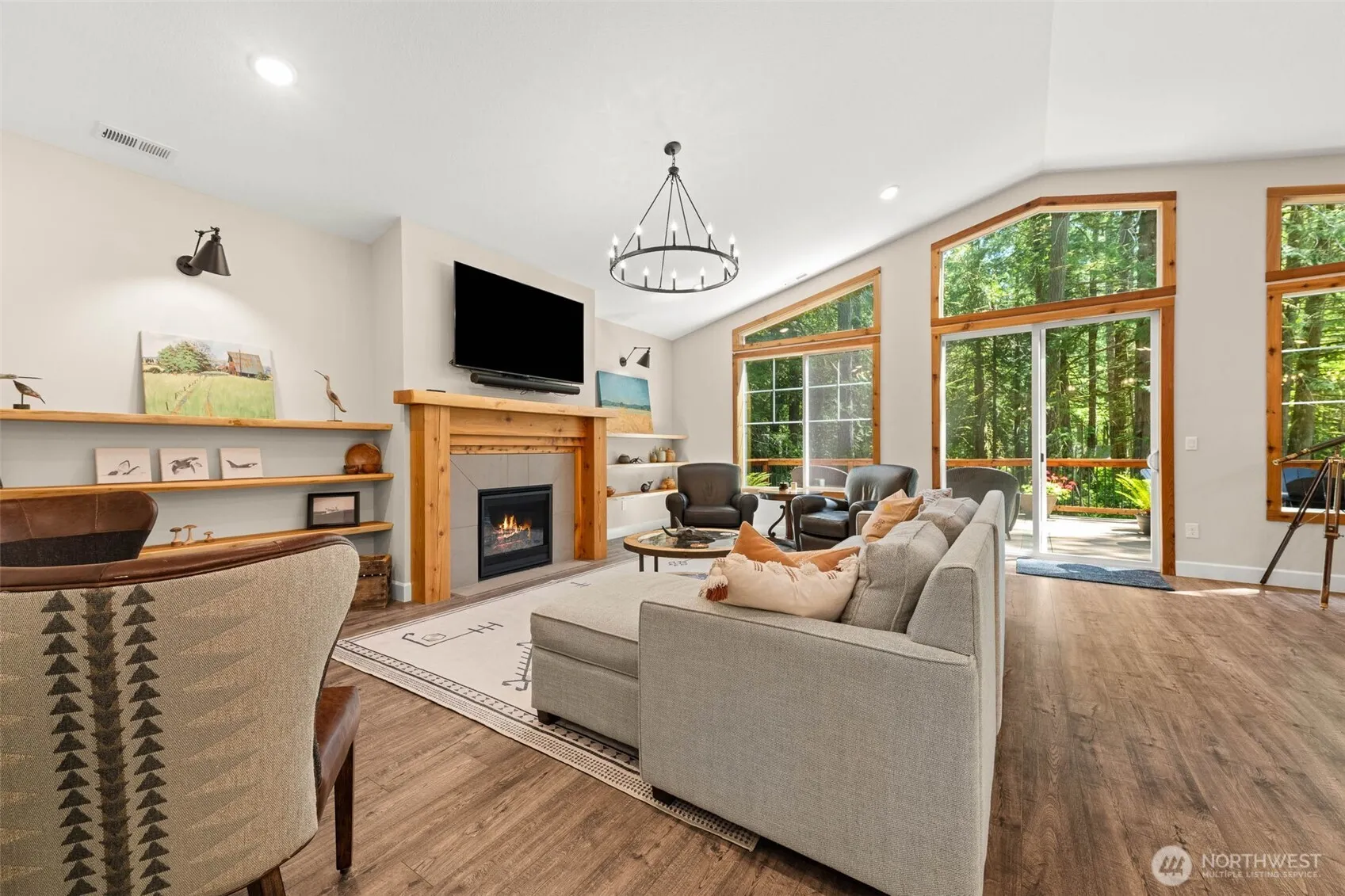 Property photo for 632 E Pointes Drive W, Shelton photo 5
