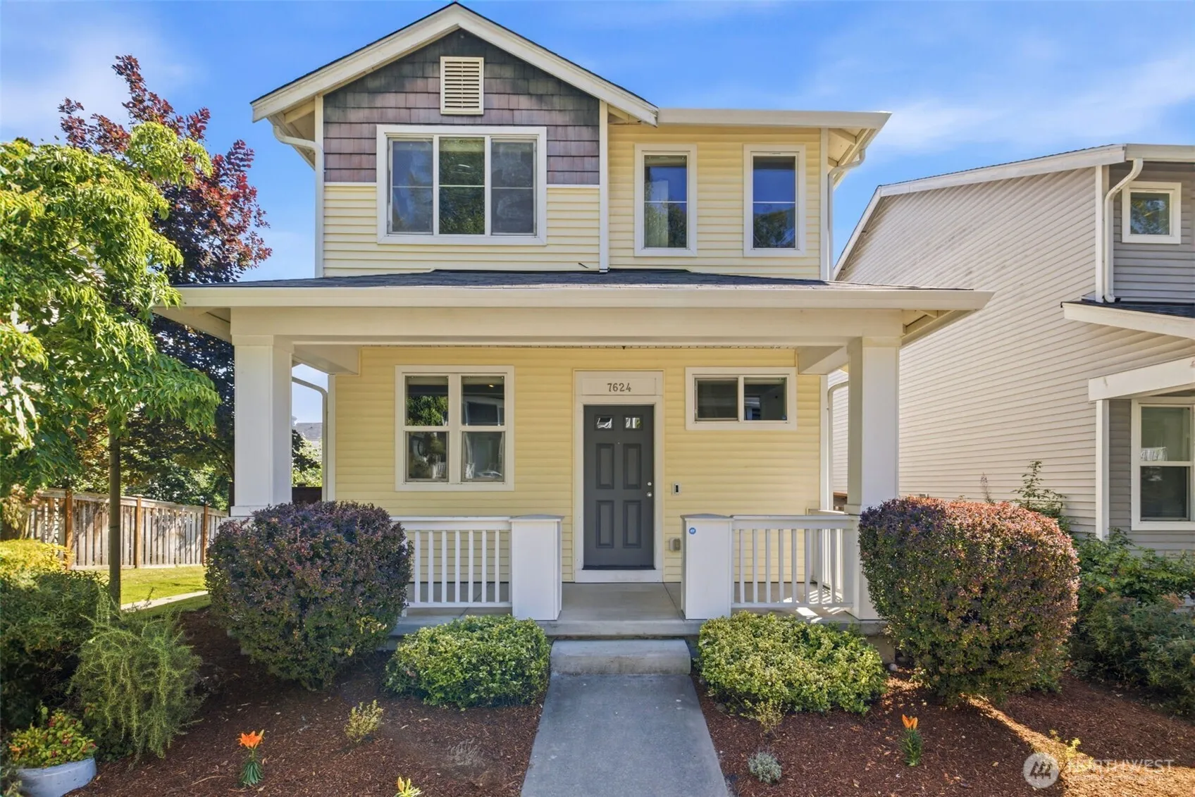 Property photo for 7624 39th Avenue S, Seattle photo 3