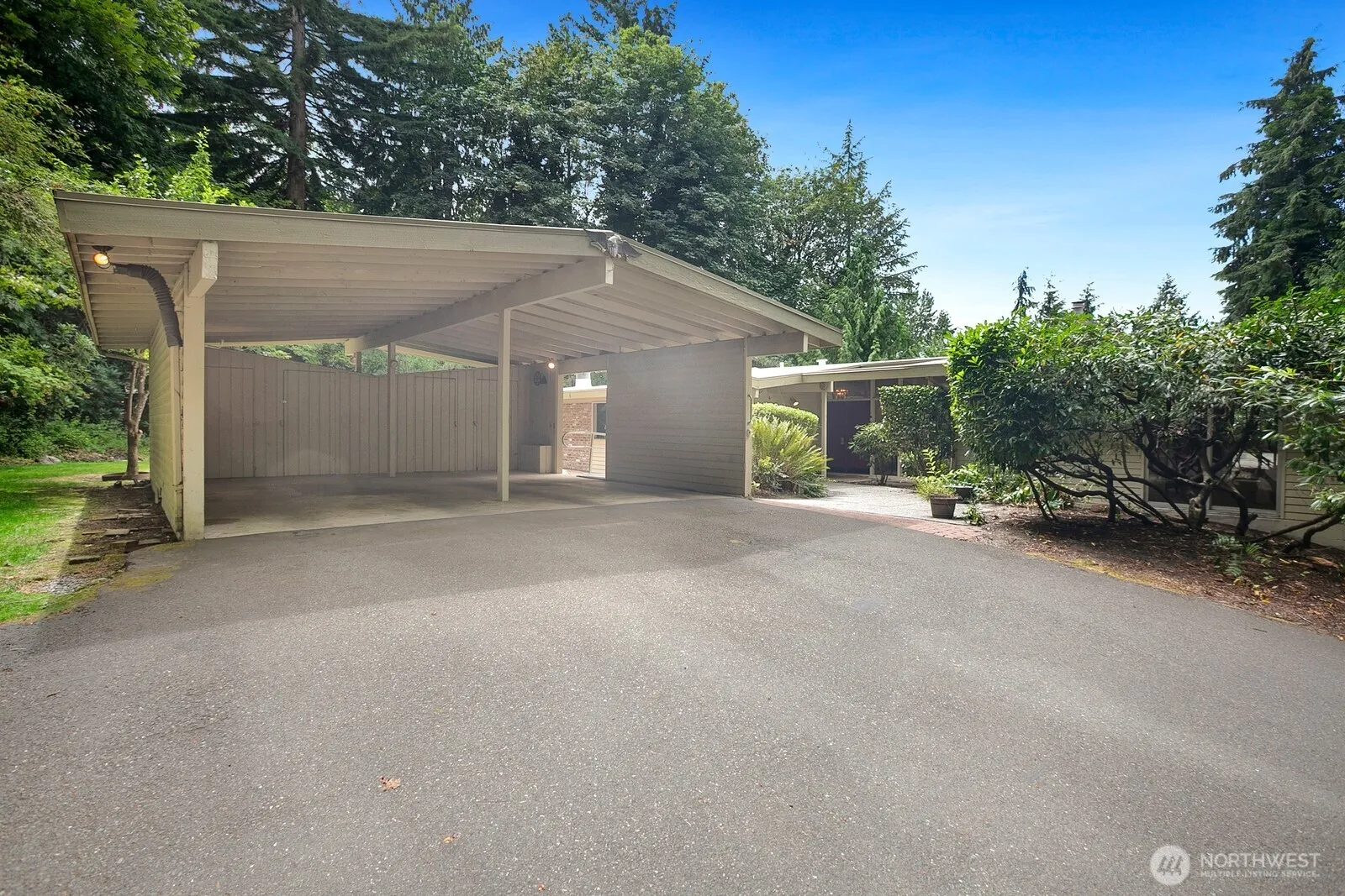 Property photo for 11880 Ne 36th Place, Bellevue photo 4