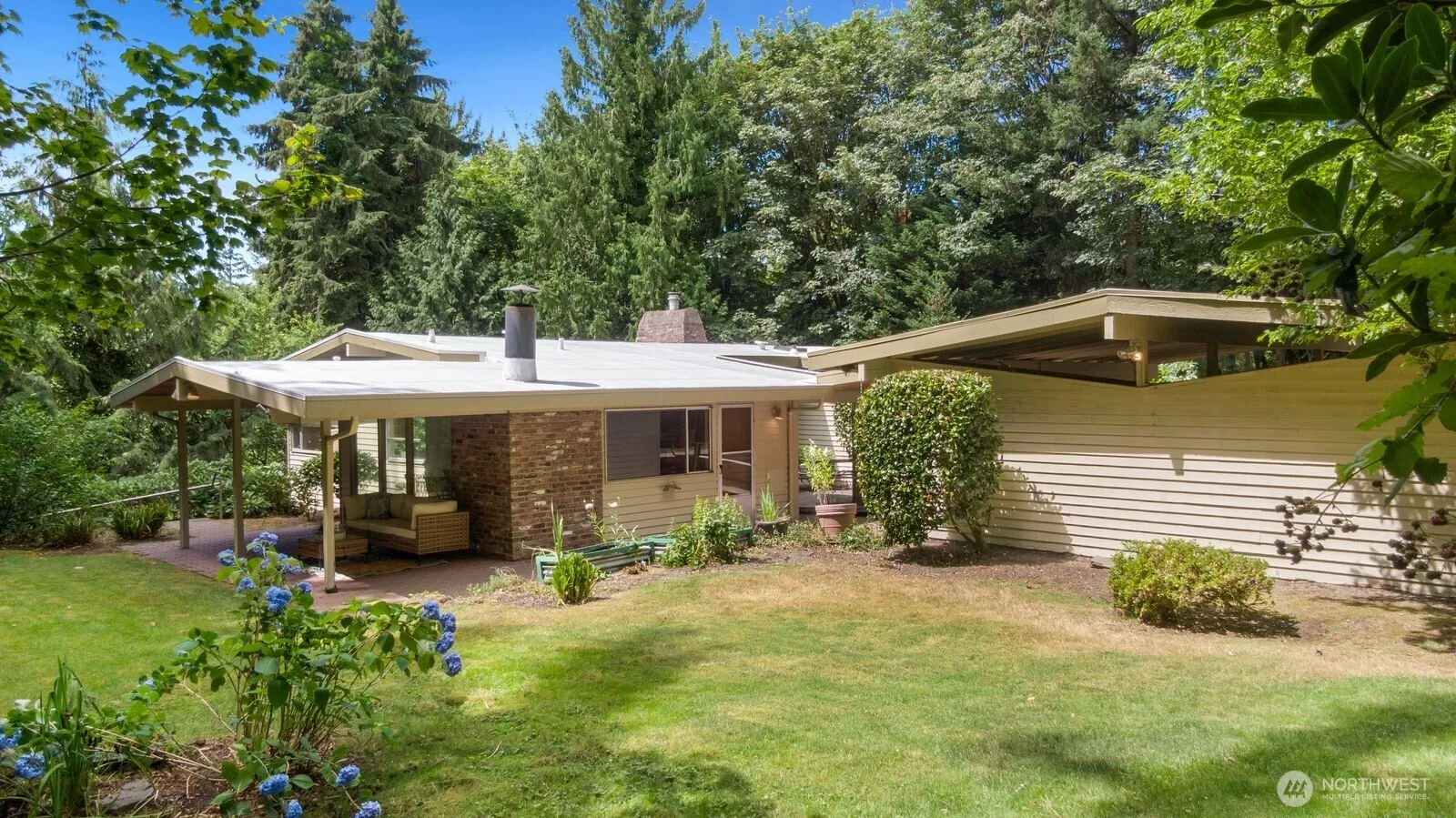 Property photo for 11880 Ne 36th Place, Bellevue photo 2