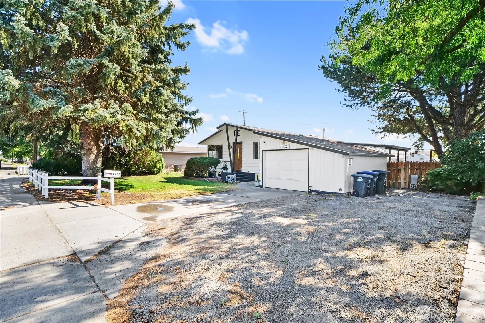 Property photo for 1727 S Monroe Street, Moses Lake photo 2