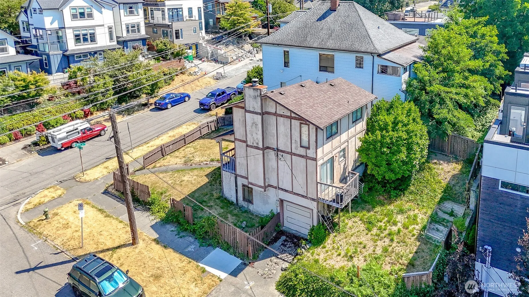 Property photo for 1601 E Alder Street, Seattle photo 5