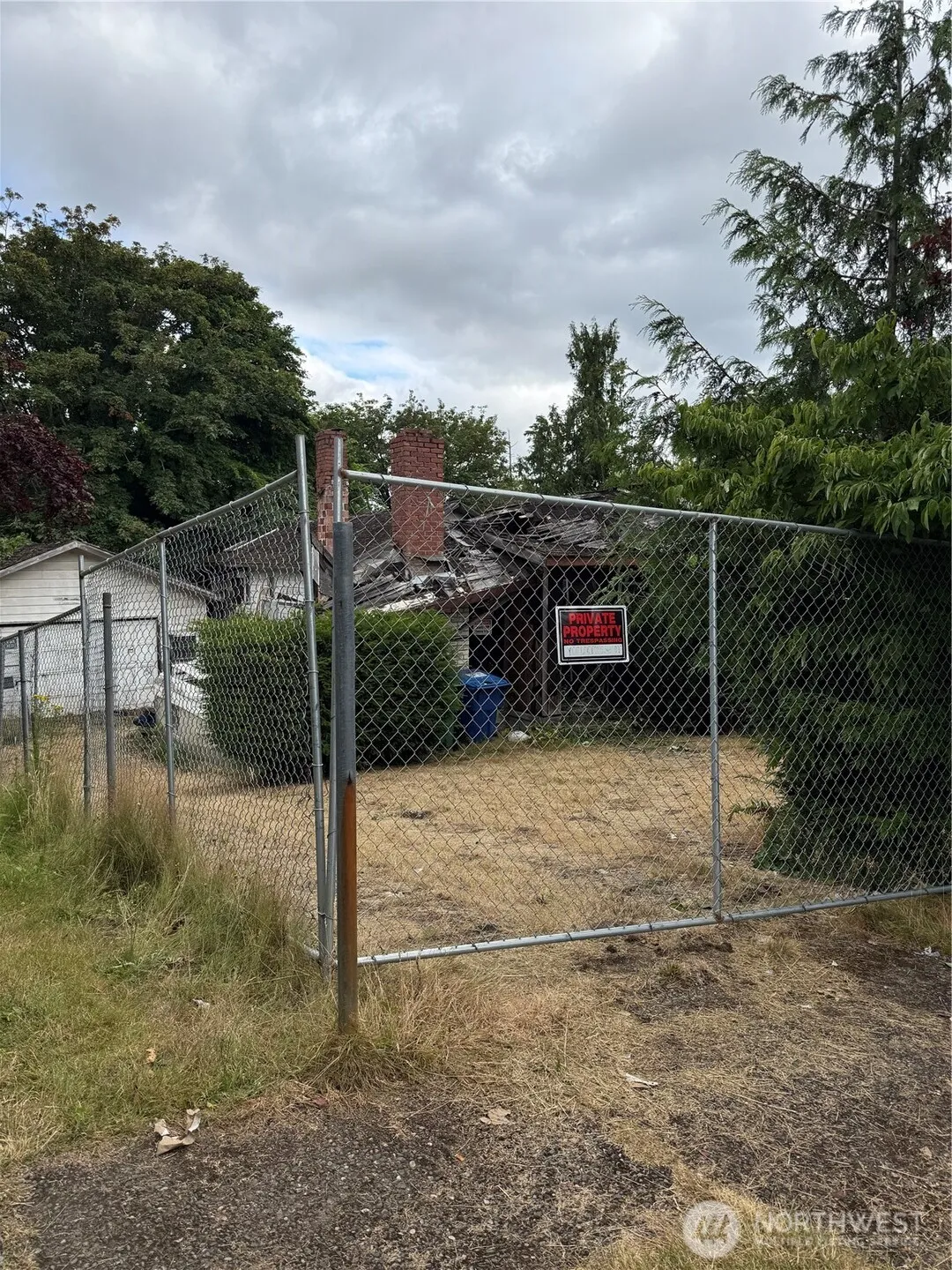 Property photo for 11425 69th Place S, Seattle photo 4