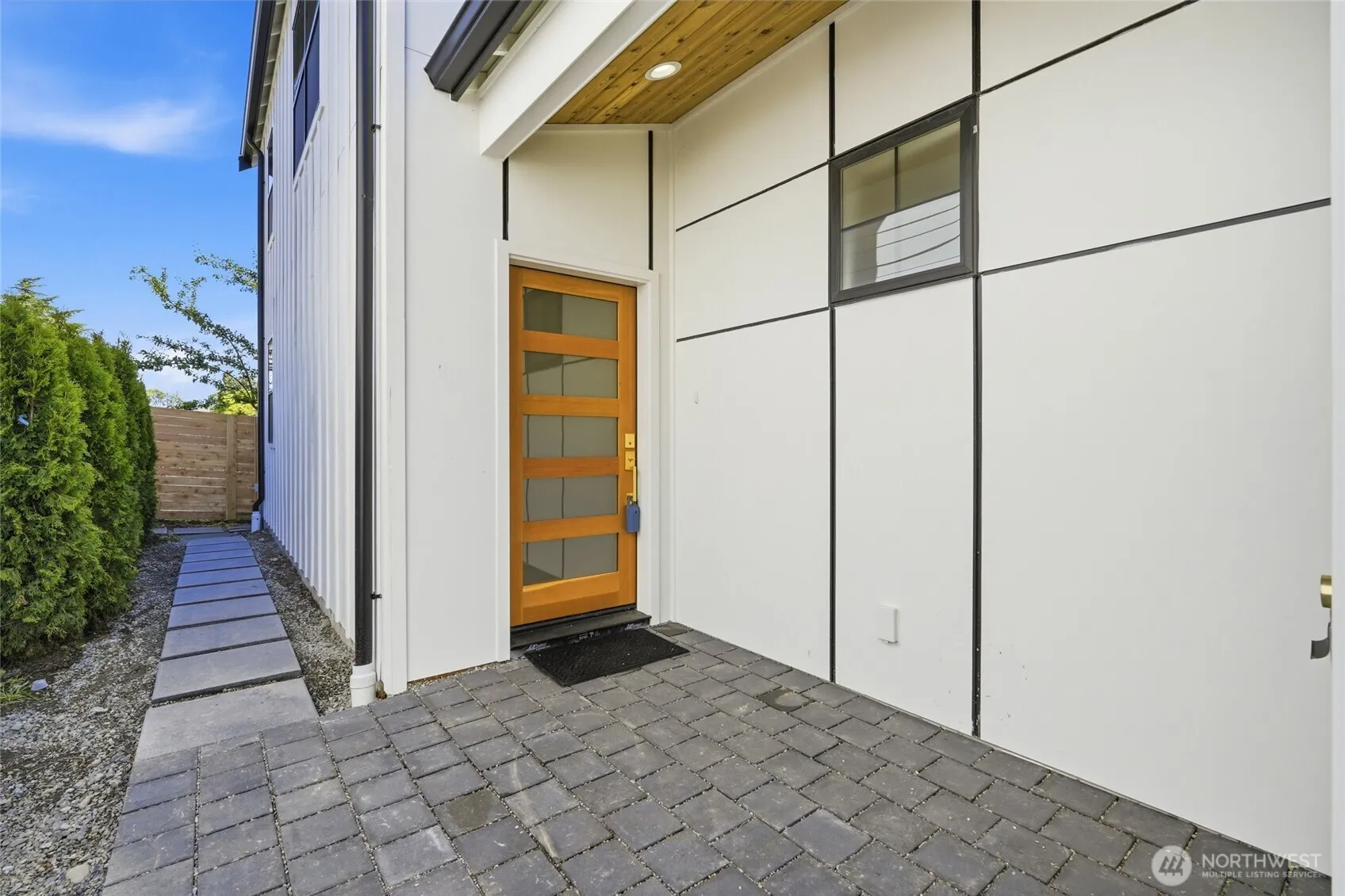 Property photo for 5948 18 Avenue Sw #2, Seattle photo 2
