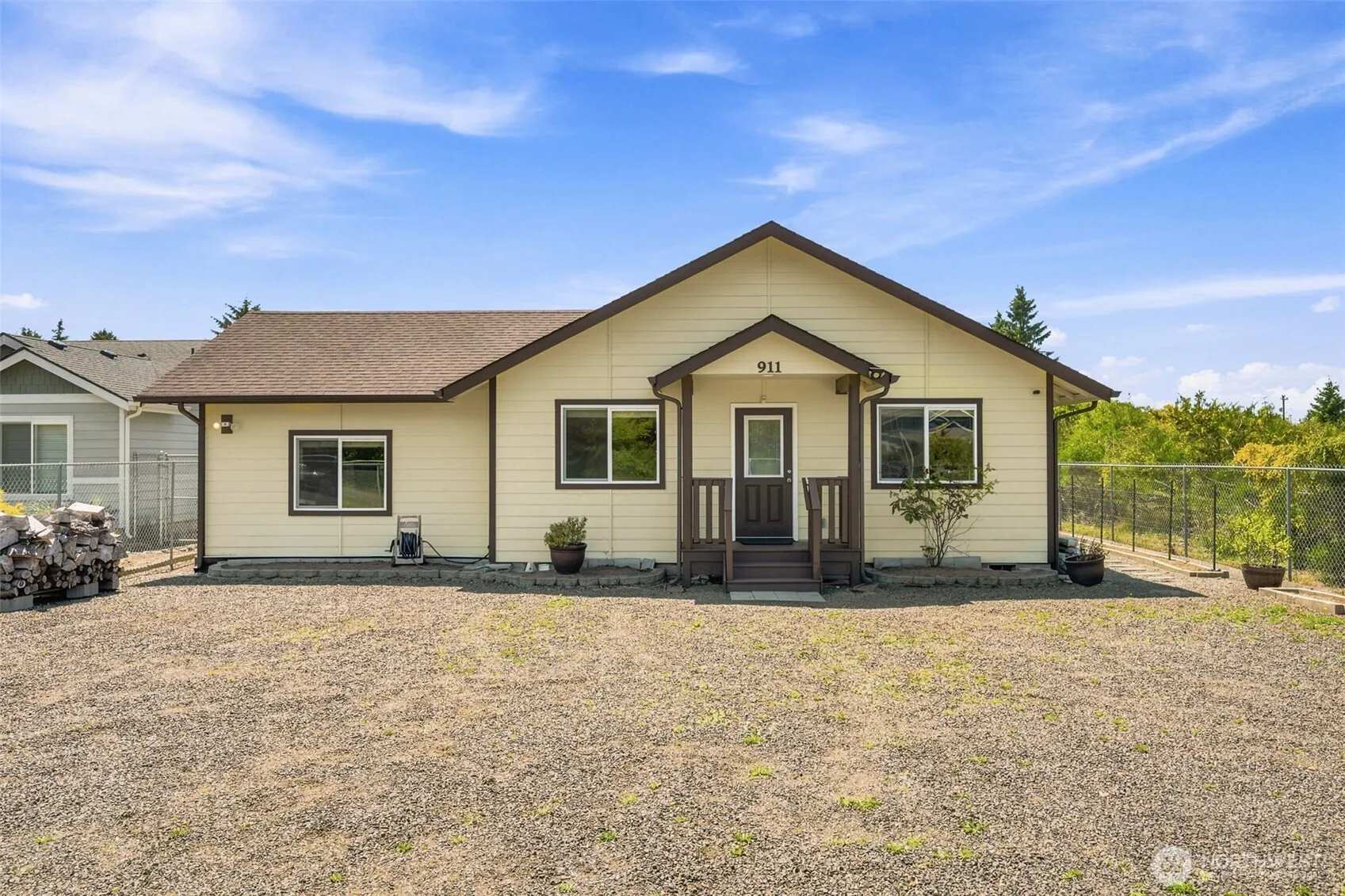 Property photo for 911 Mount Olympus Avenue Se, Ocean Shores