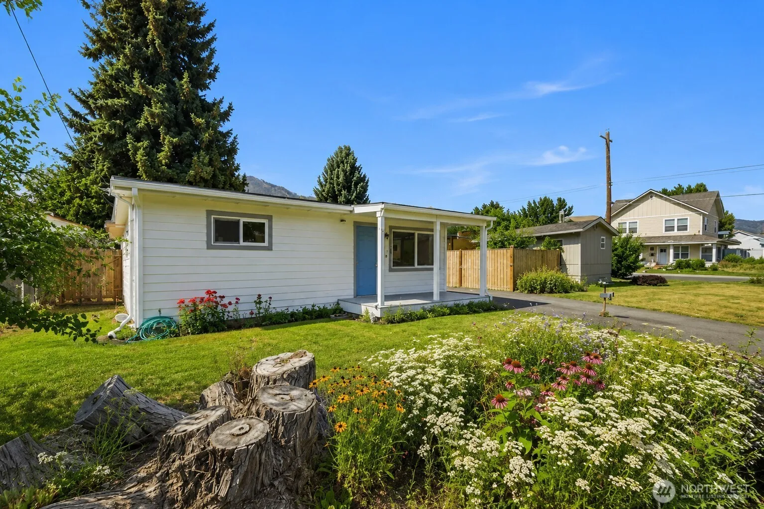 Property photo for 119 W Gibson Avenue, Chelan