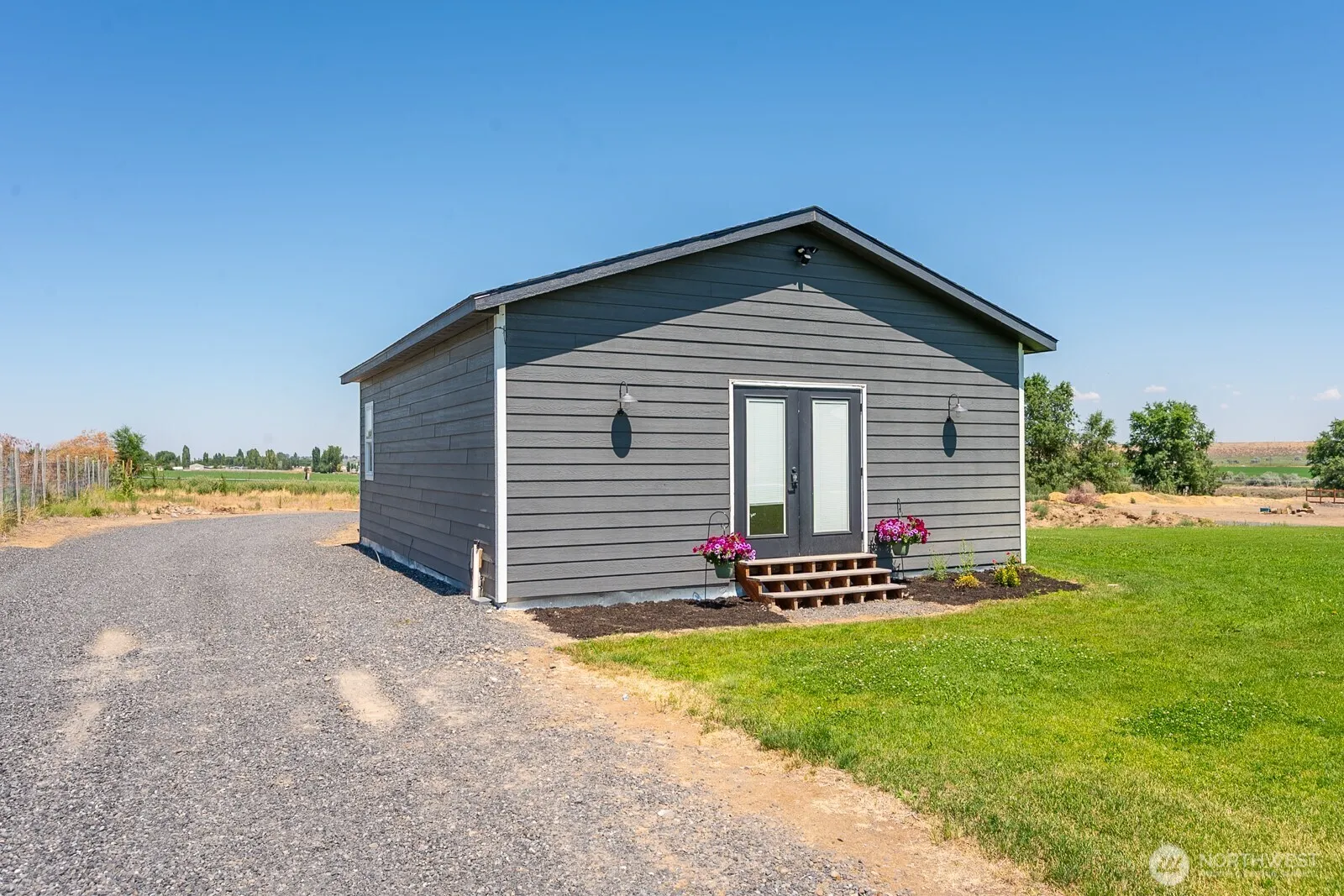 Property photo for 10316 Road 5.9 Ne, Moses Lake photo 3