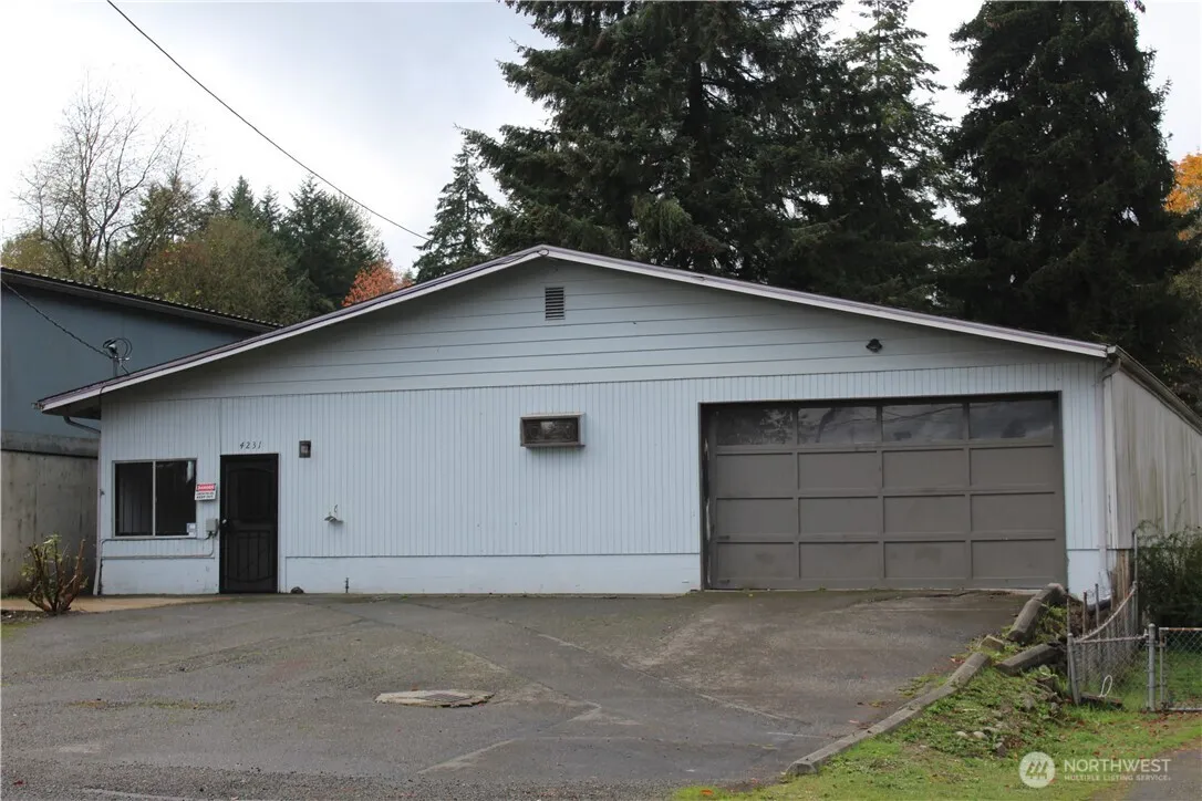 Property photo for 4231 Olympic Avenue W, Bremerton photo 2