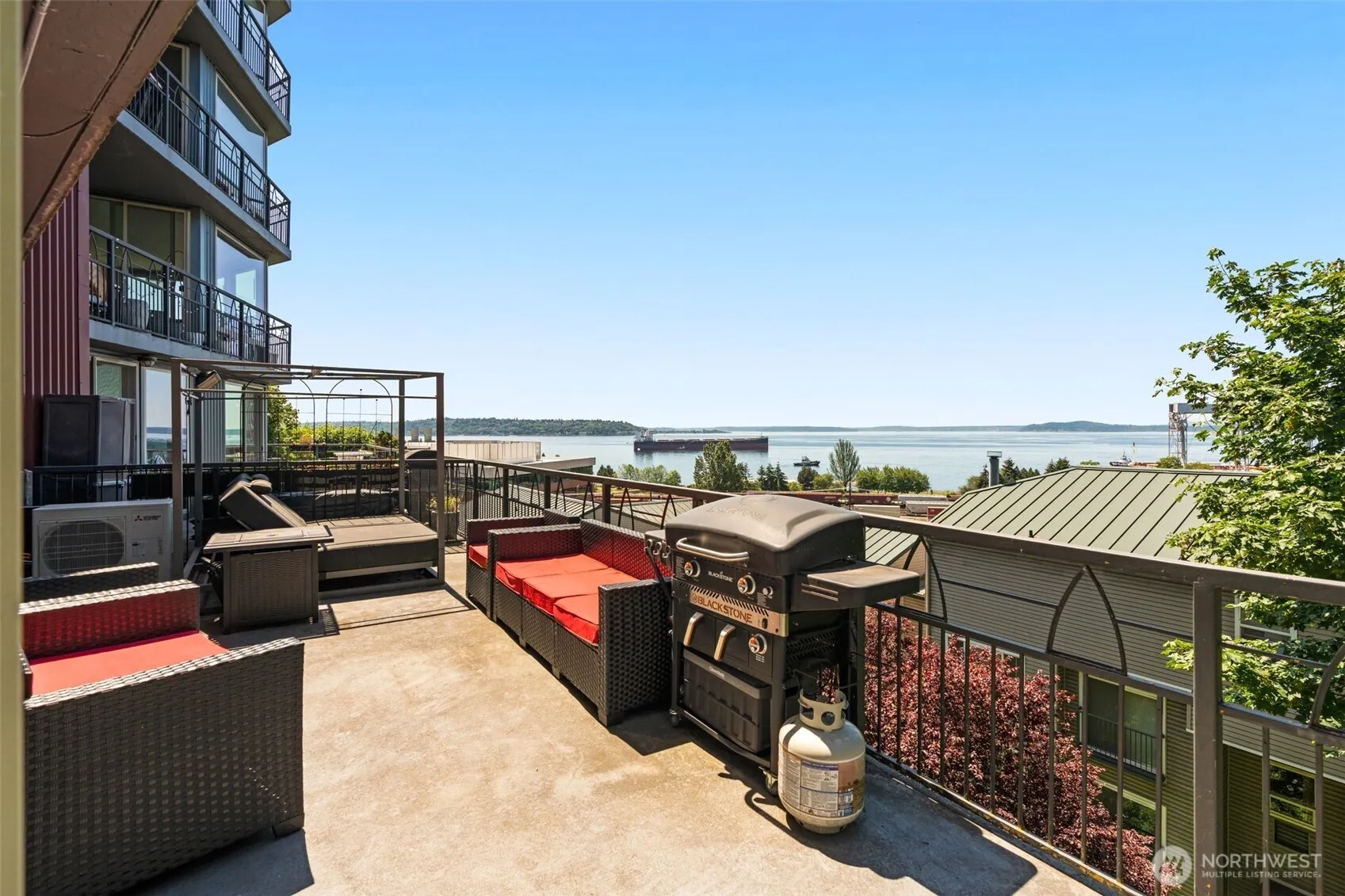 Property photo for 507 W Mercer St #401, Seattle