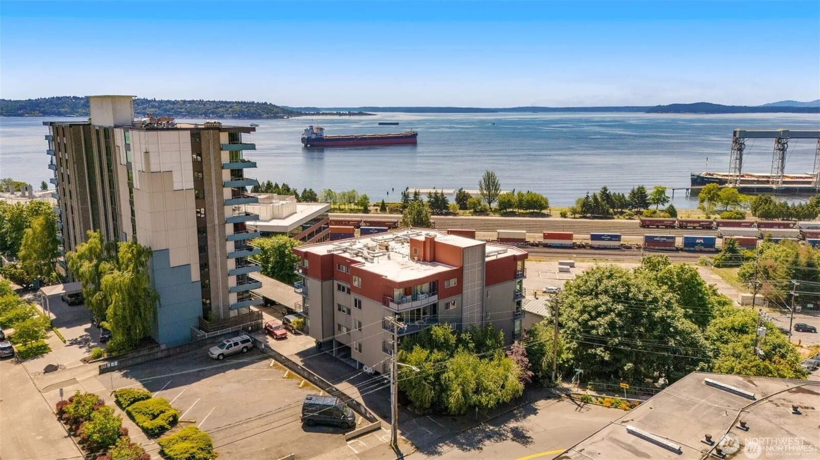 Property photo for 507 W Mercer St #401, Seattle photo 3