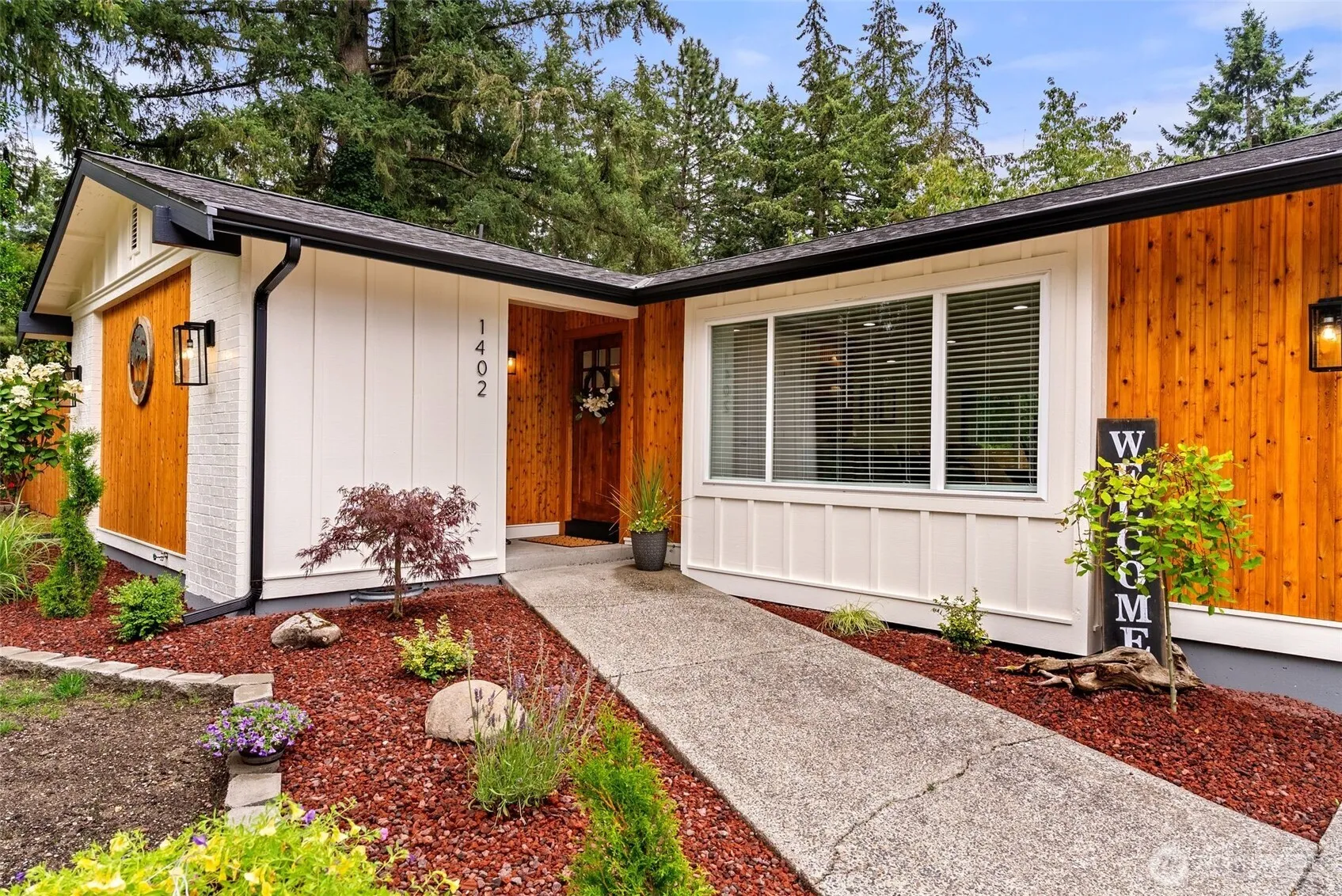 Property photo for 1402 159th Street Ct E, Tacoma photo 3