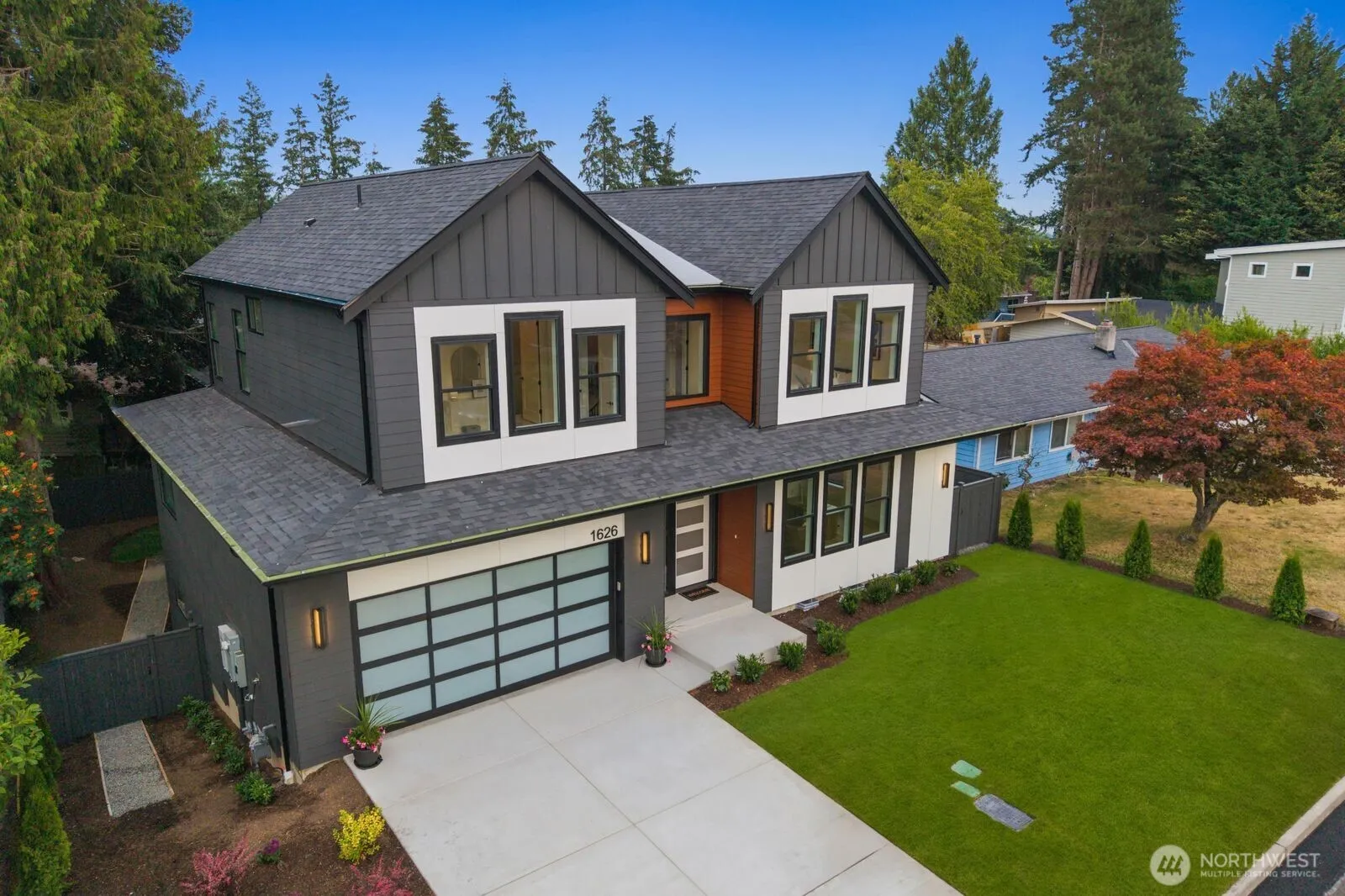 Property photo for 1626 172nd Avenue Ne, Bellevue photo 3
