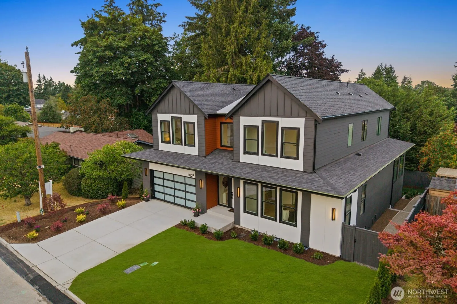 Property photo for 1626 172nd Avenue Ne, Bellevue photo 4