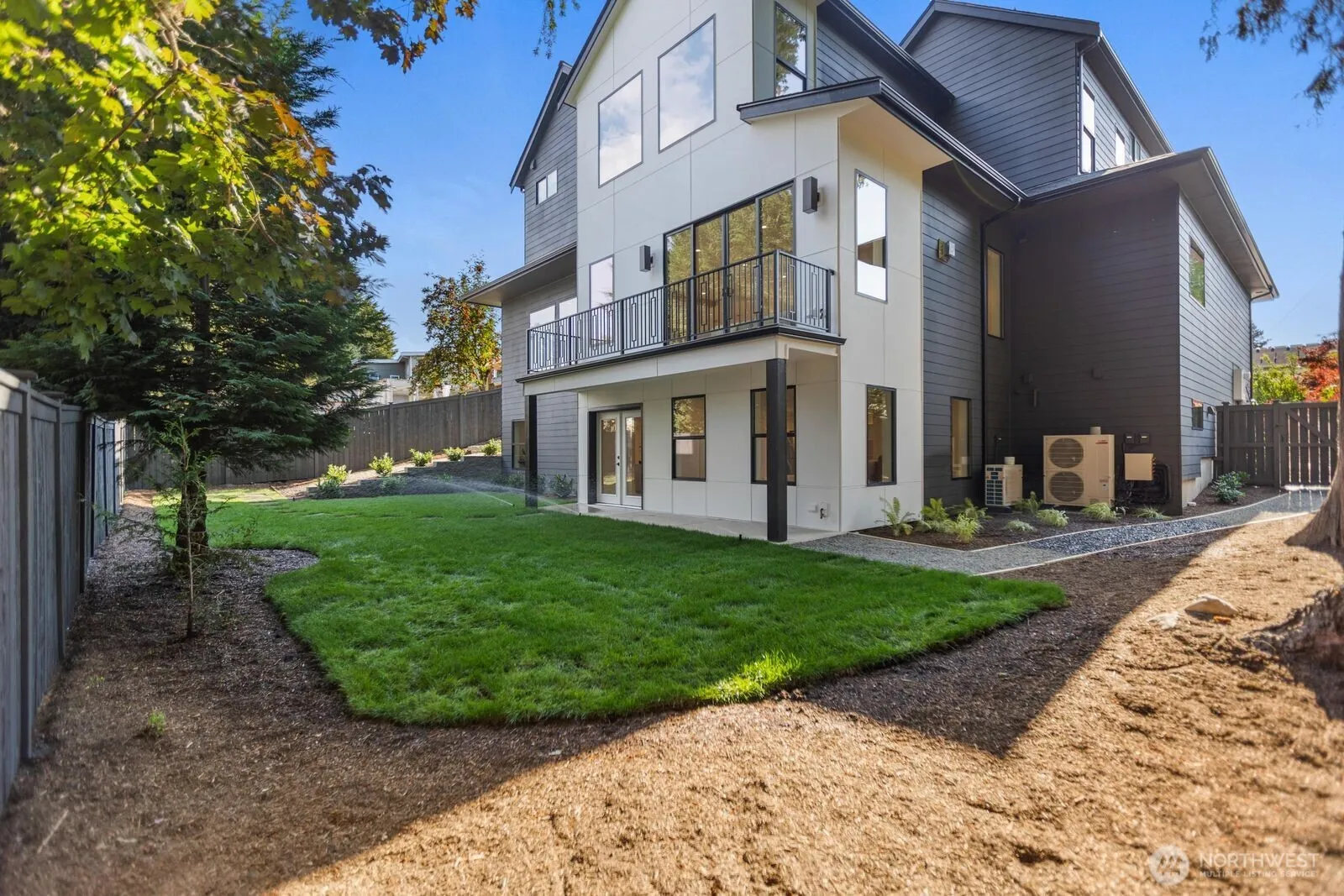 Property photo for 1626 172nd Avenue Ne, Bellevue photo 5