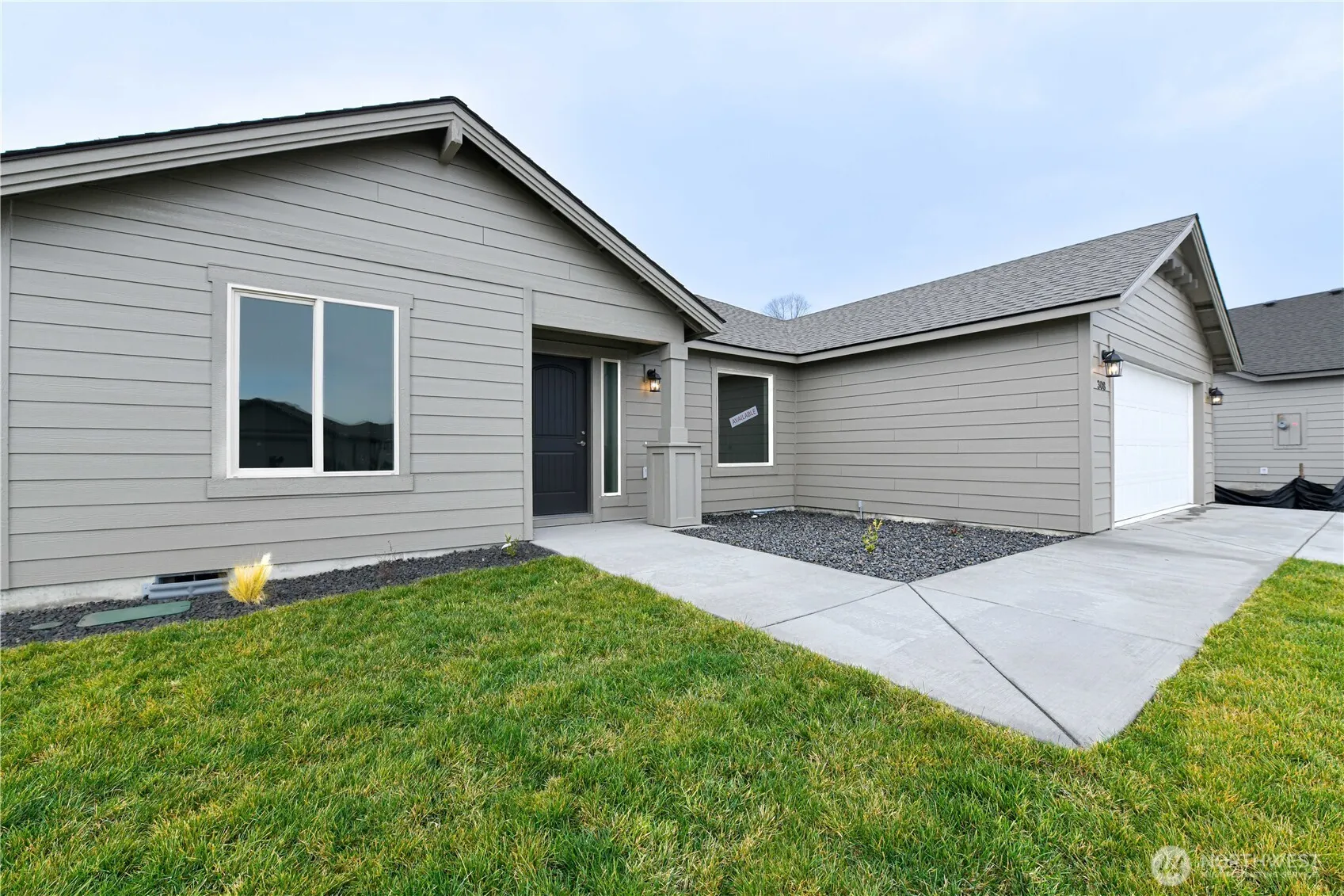 Property photo for 308 N Sandy Loop, Moses Lake photo 2