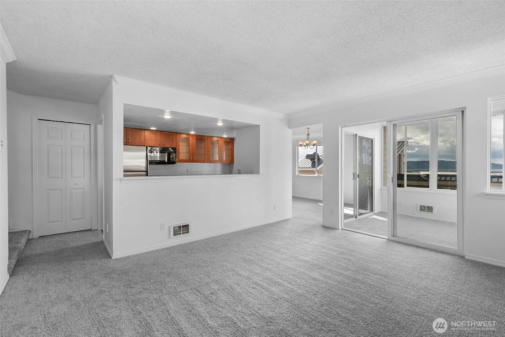 Property photo for 22211 6th Avenue S #301, Des Moines photo 5
