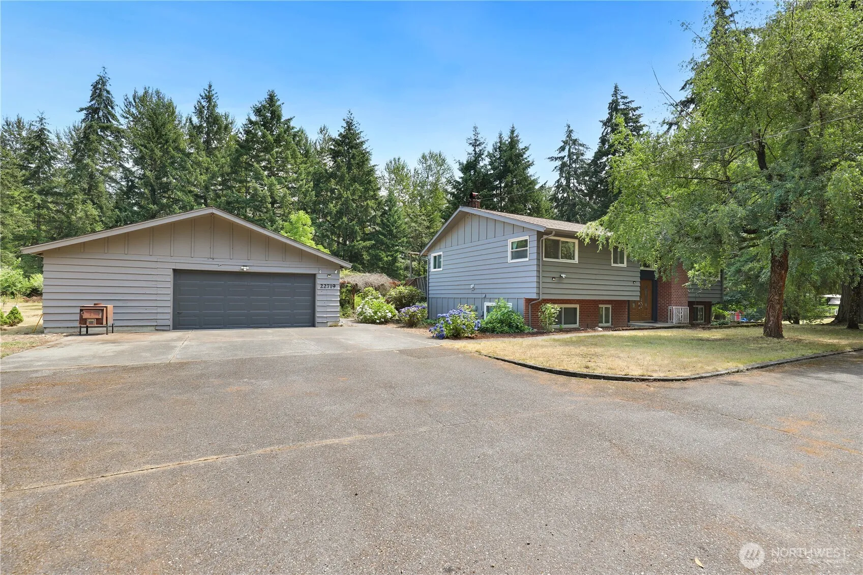 Property photo for 22719 58th Avenue E, Spanaway photo 2