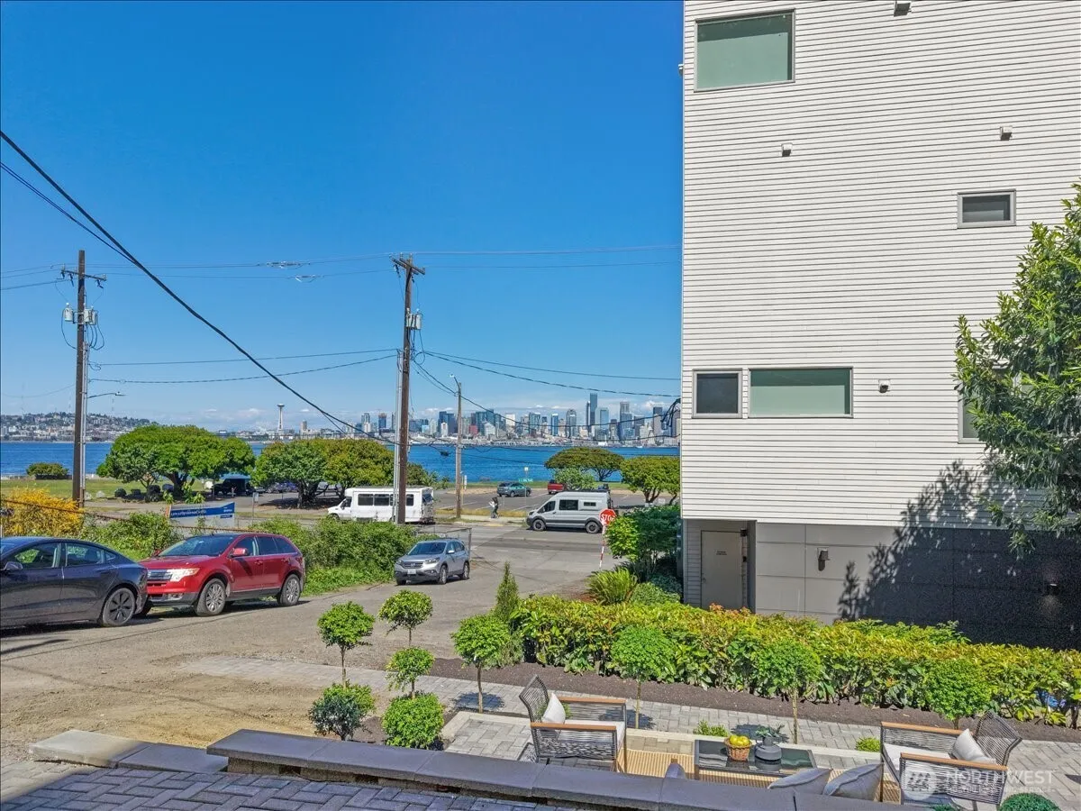 Property photo for 4011 Sw Maryland Place, Seattle
