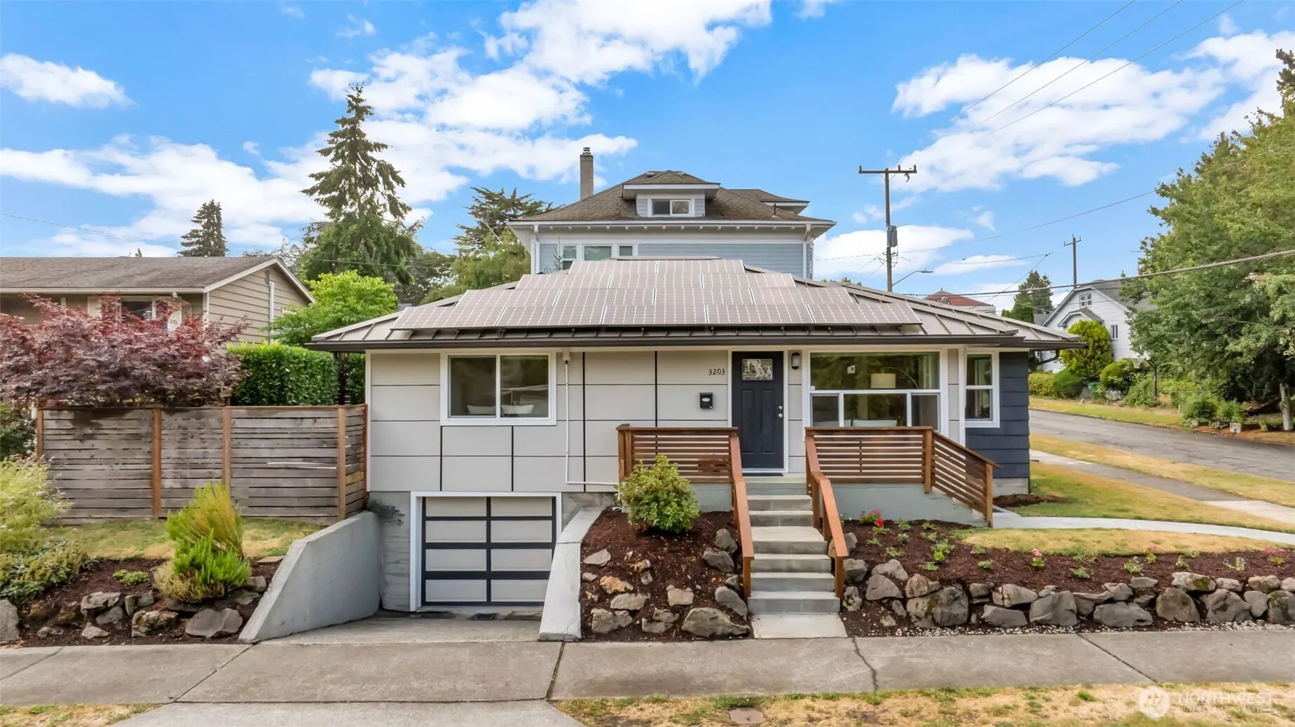 Property photo for 3203 35th Avenue S, Seattle photo 2