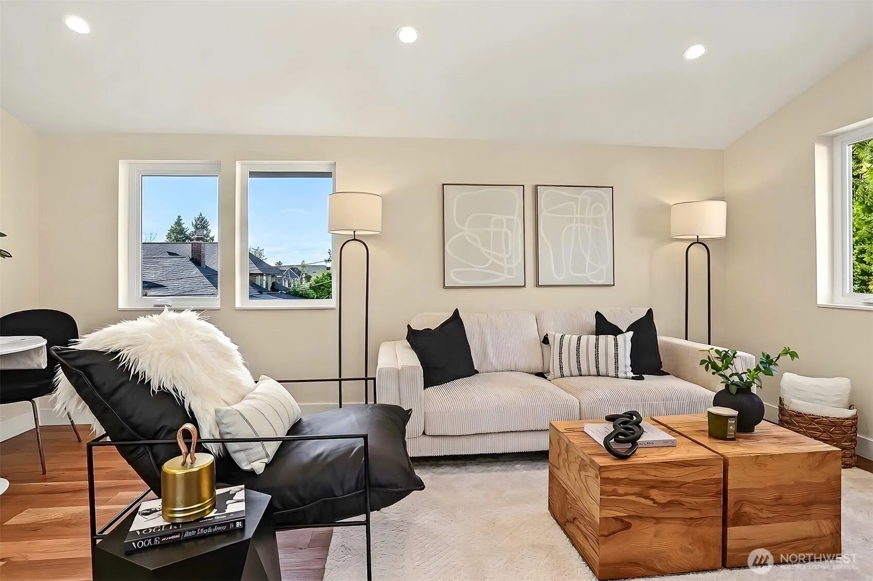 Property photo for 2412 Queen Anne Avenue N, Seattle photo 2
