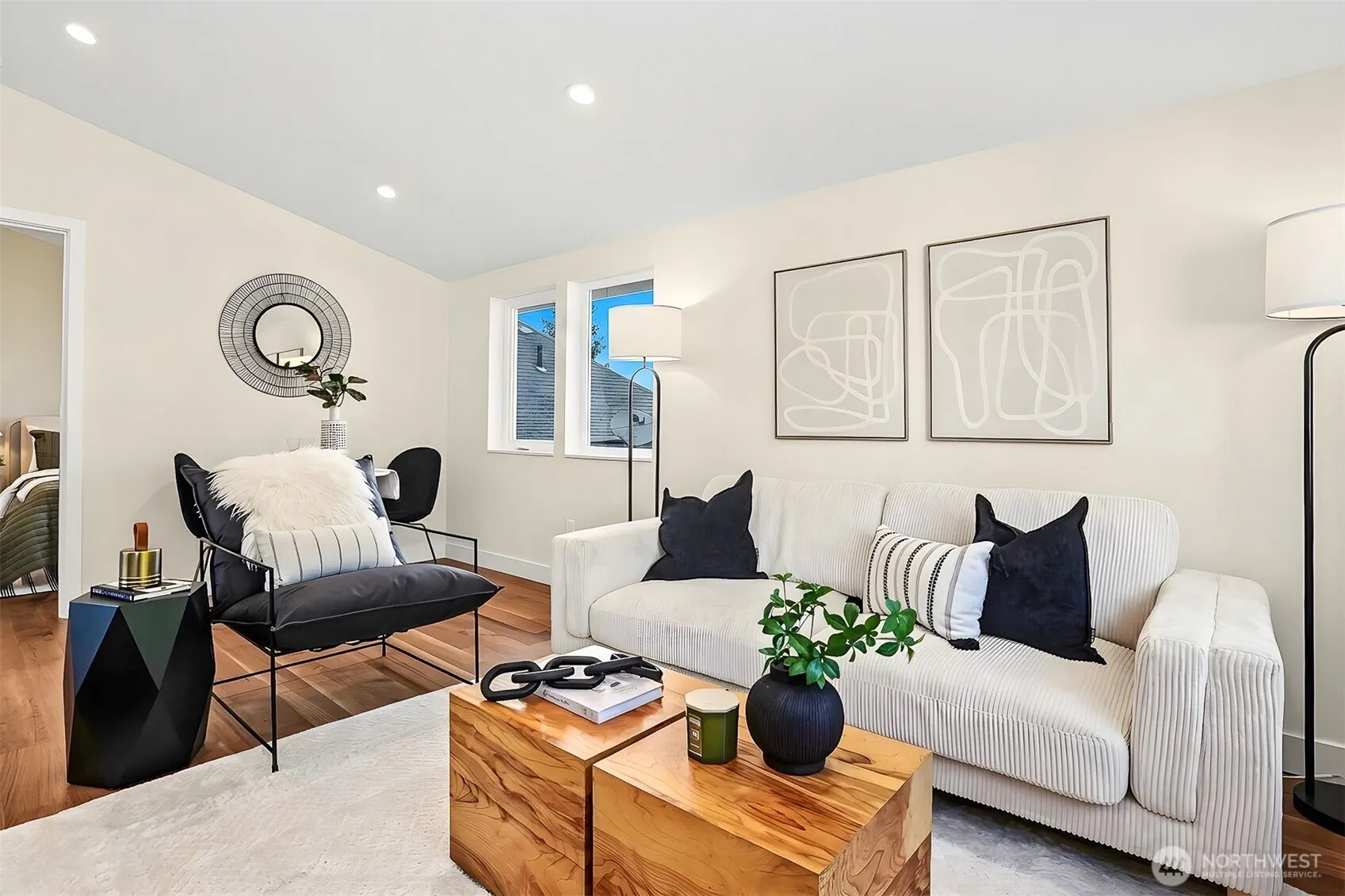 Property photo for 2412 Queen Anne Avenue N, Seattle photo 3