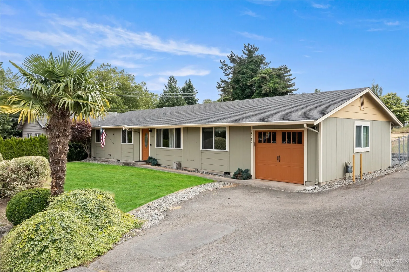 Property photo for 10717 Se 211th Street, Kent
