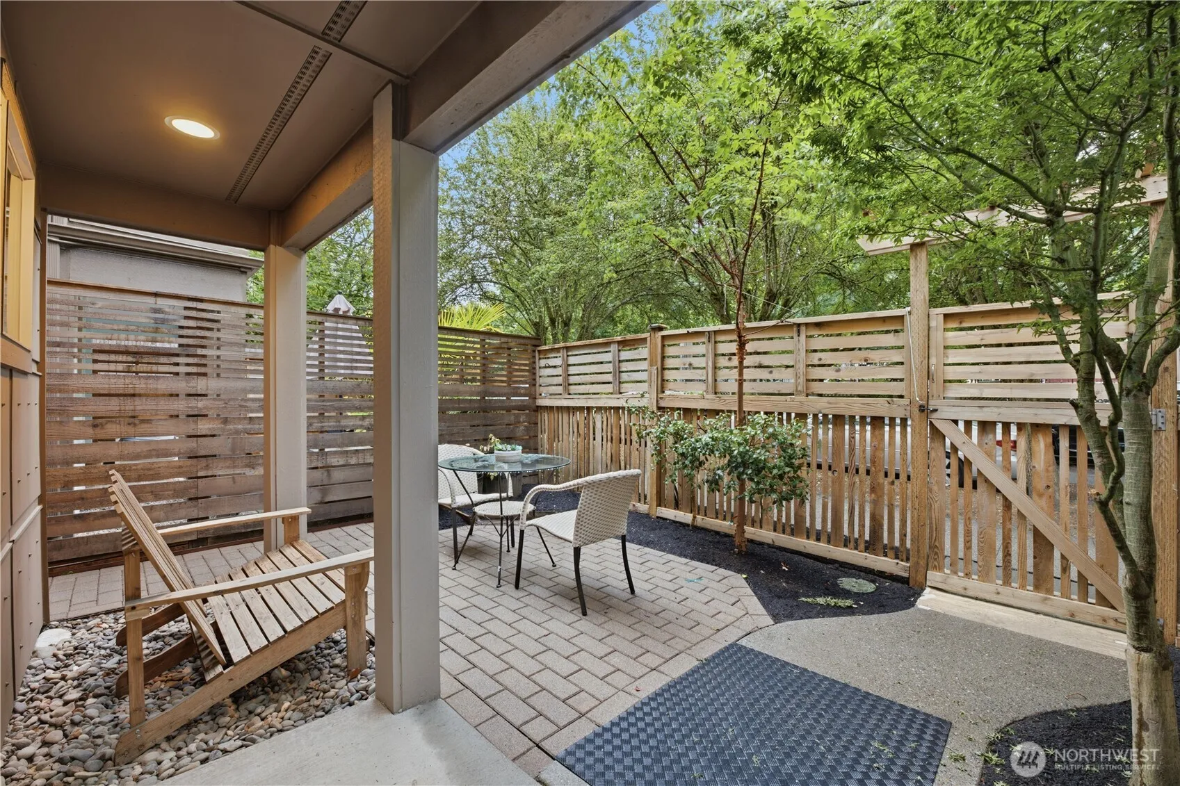 Property photo for 7411 4th Avenue Ne #a, Seattle photo 4